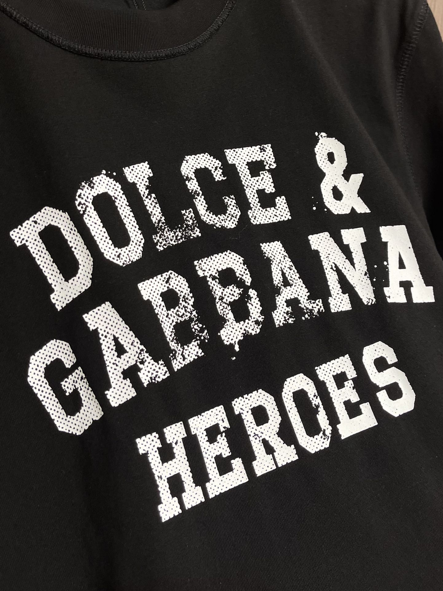 Dolce & Gabbana Men's Black 'Heroes' Logo Print Short Sleeve T-Shirt 6 i1751817557 4759 4