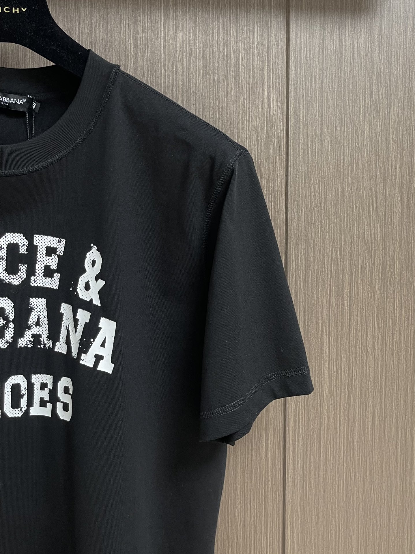 Dolce & Gabbana Men's Black 'Heroes' Logo Print Short Sleeve T-Shirt 5 i1751817557 8203 5