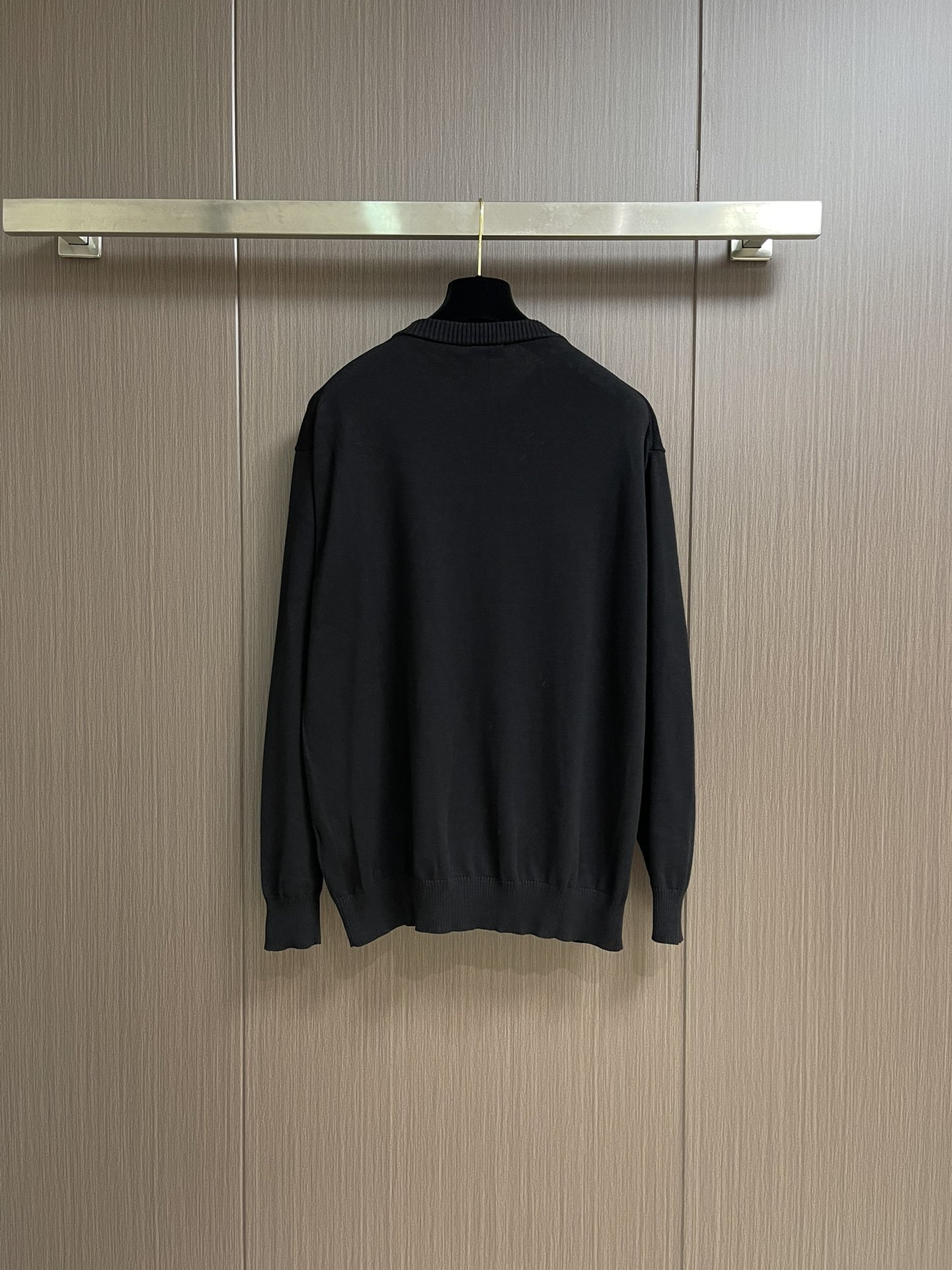 “Dior Embroidered Wool Knit Sweater with Soft Hands and High Comfort, Chest Embroidery, Machine-Perfected, Size S-XL” - 图片 2