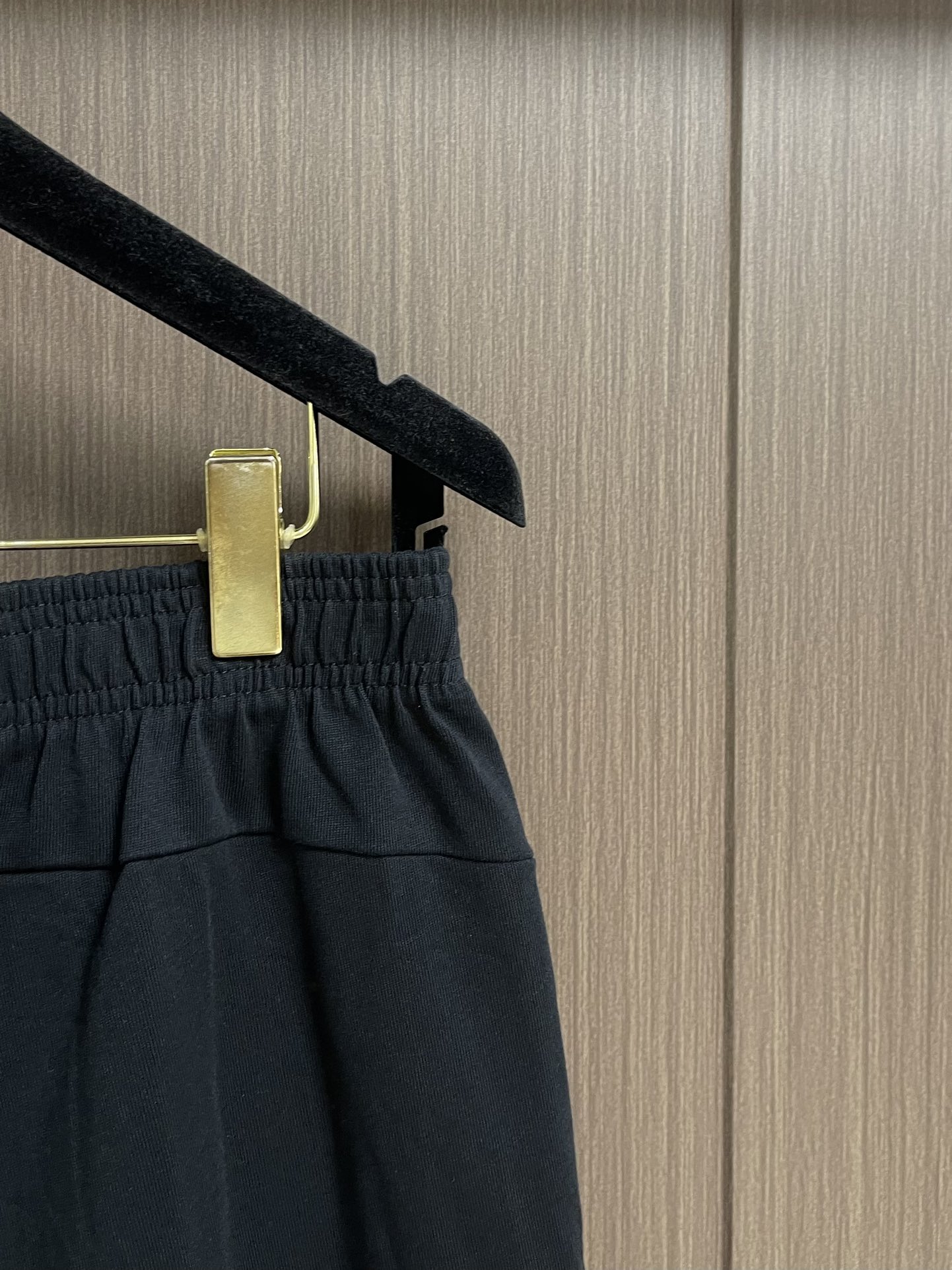 Acne Studies’ Stylish and Comfortable Leisure Shorts in Various Sizes. - 图片 9