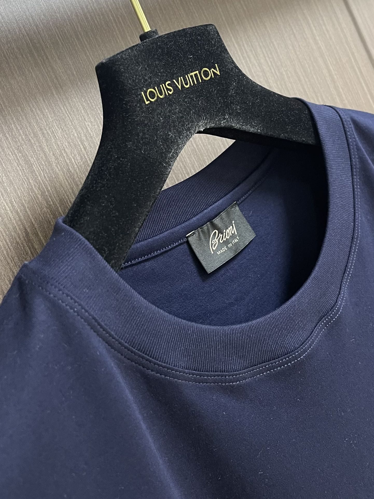 Brioni Logo Embroidered Short-Sleeve T-Shirt: Comfortable and Stylish Leisure Wear - 图片 6