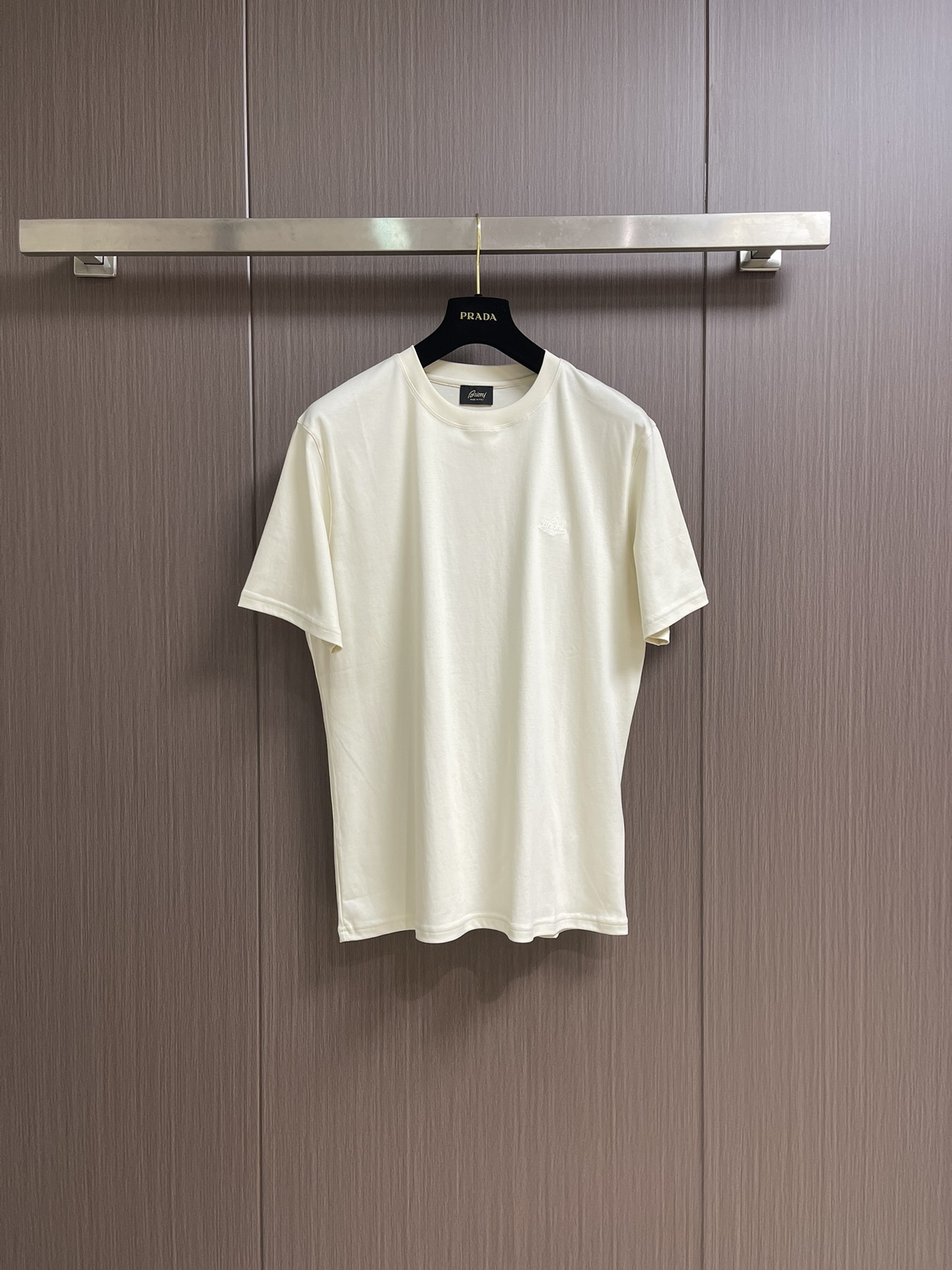 Brioni Logo Embroidered Short-Sleeve T-Shirt: Comfortable, Stylish, and Versatile Leisure Wear