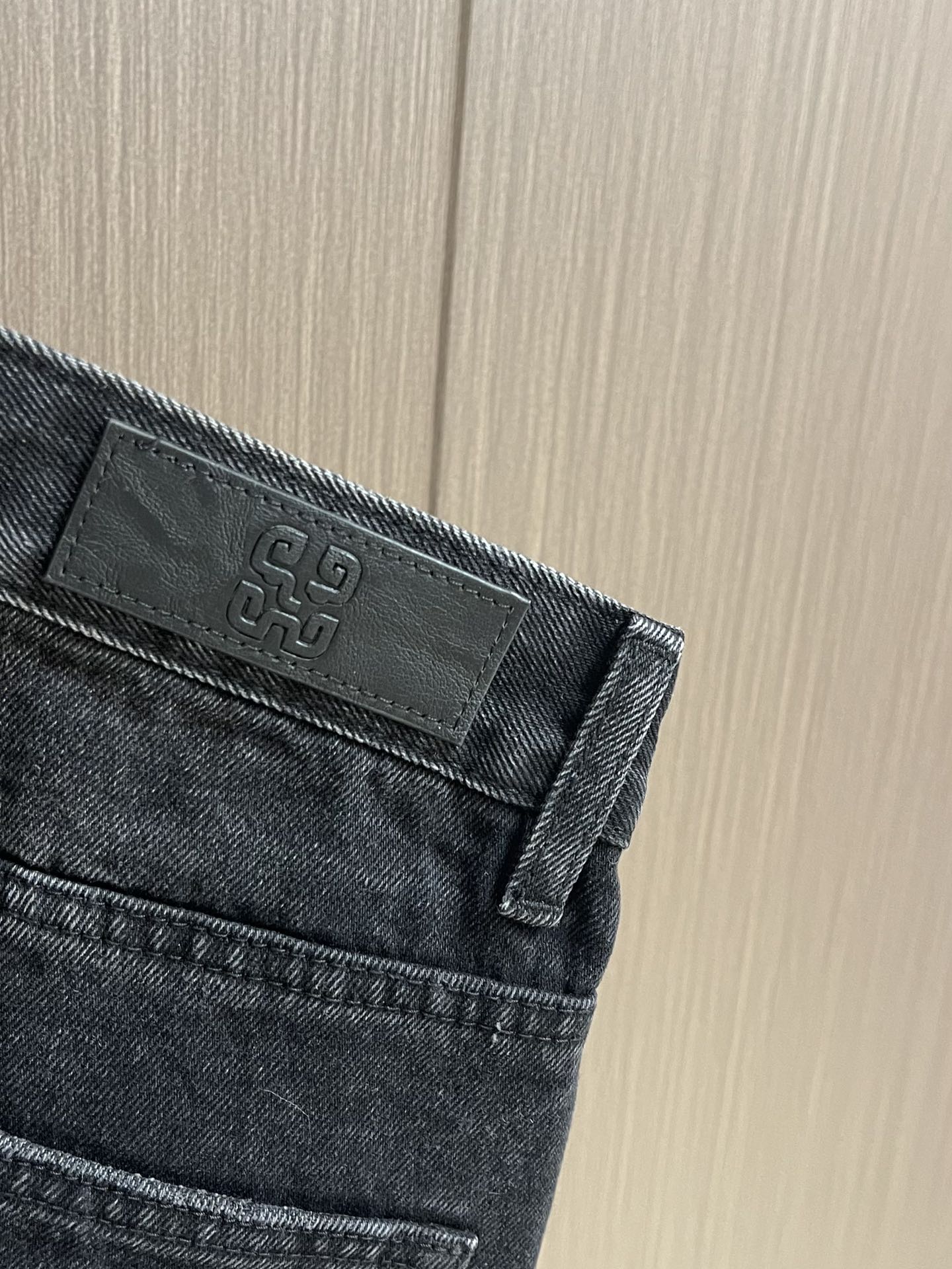 Chrome Hearts CHCroxine City Limits Jeans: Vintage Levis-Based Remake with Sheepskin and 925 Silver Details - 图片 8