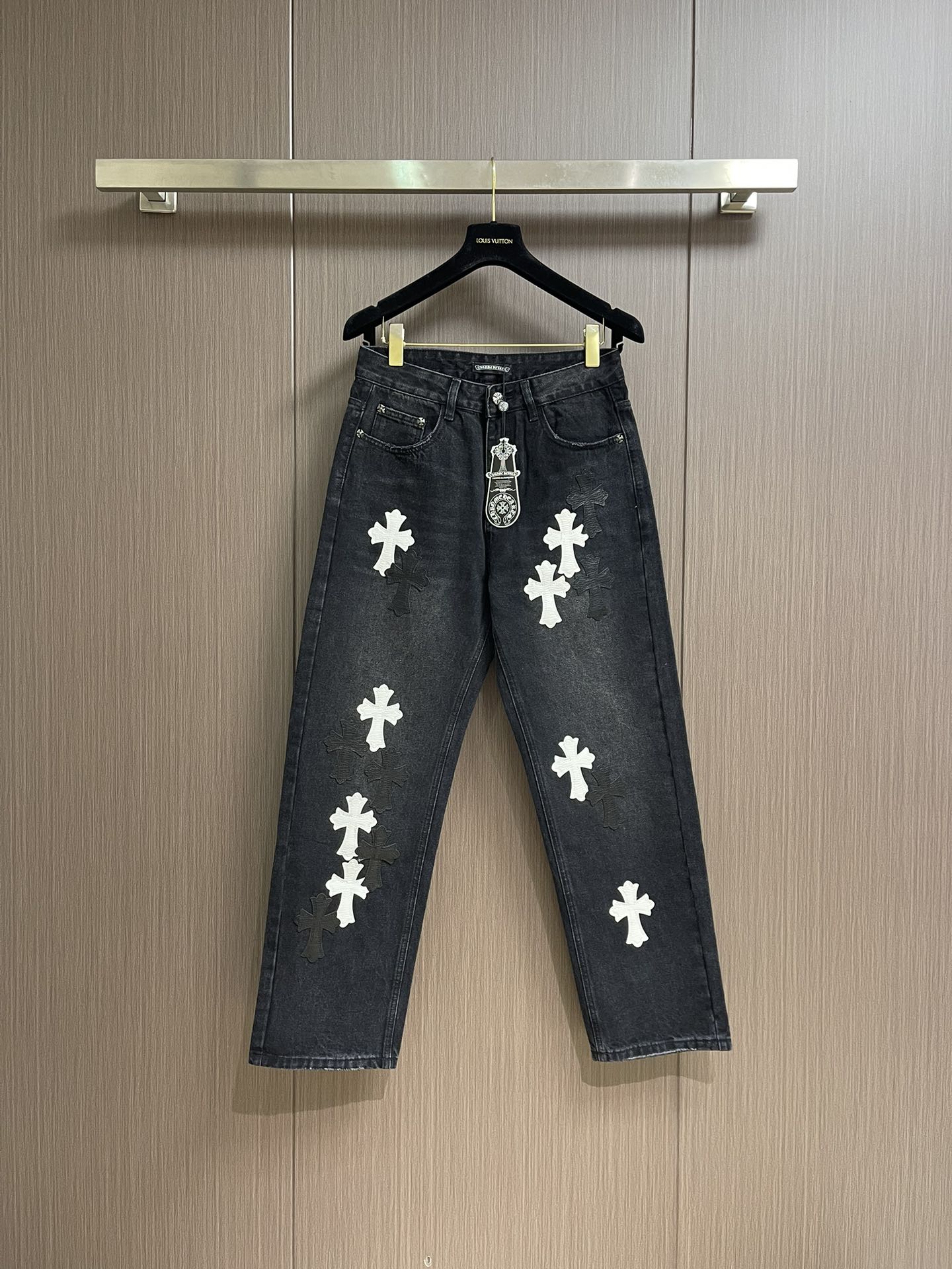 Chrome Hearts CHCroxine City Limits Jeans: Vintage Levis-Based Remake with Sheepskin and 925 Silver Details - 图片 1