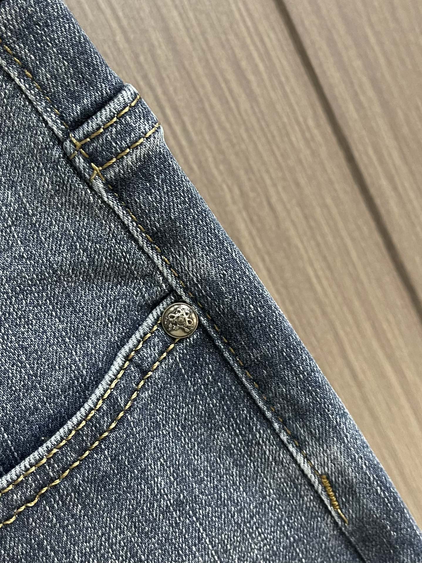 “Hermes Water Wash Jeans: Quality Cowboy Cloth, Color-Resistant Fashion in Sizes 29-40” - 图片 5