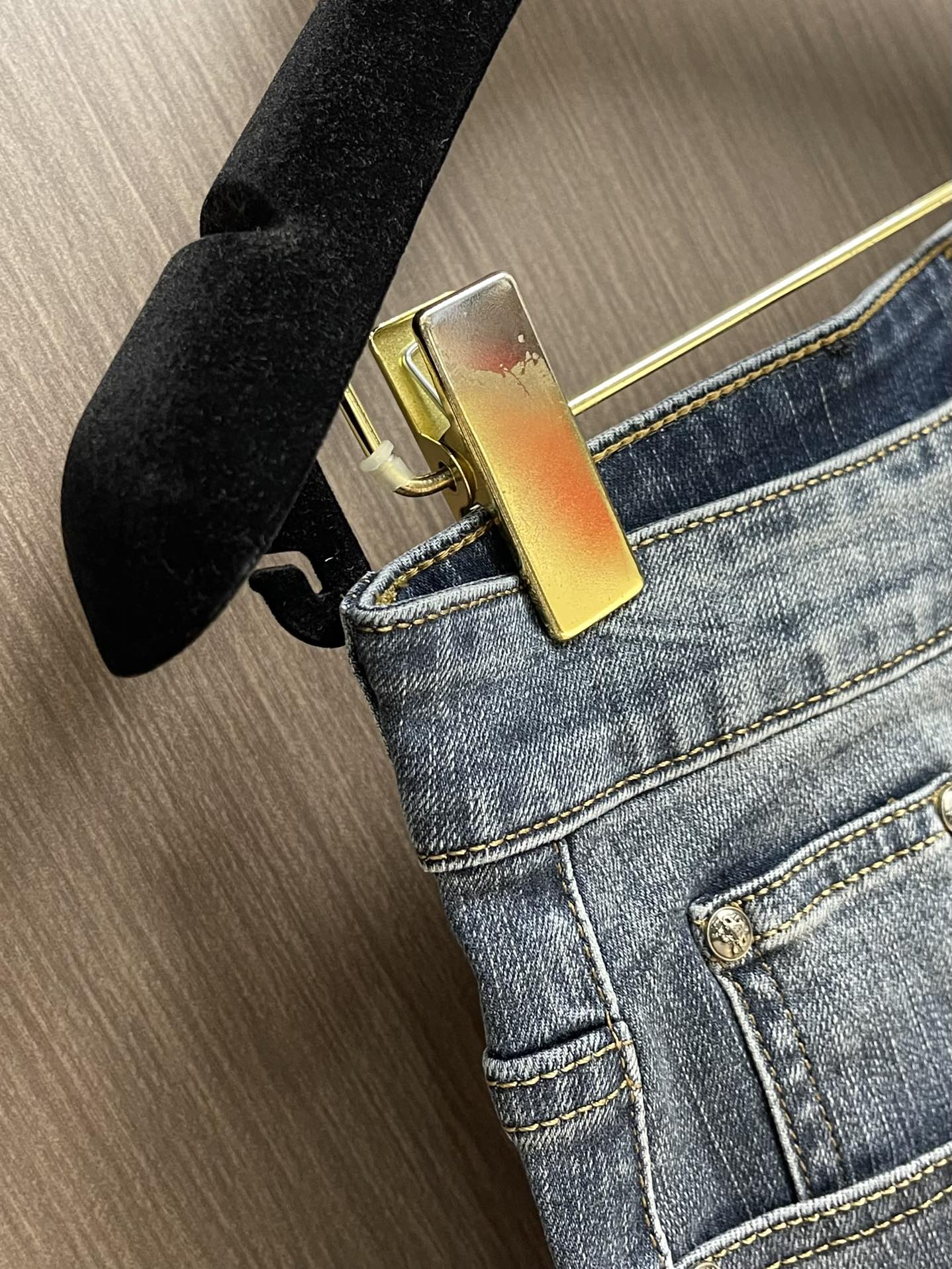 “Hermes Water Wash Jeans: Quality Cowboy Cloth, Color-Resistant Fashion in Sizes 29-40” - 图片 6