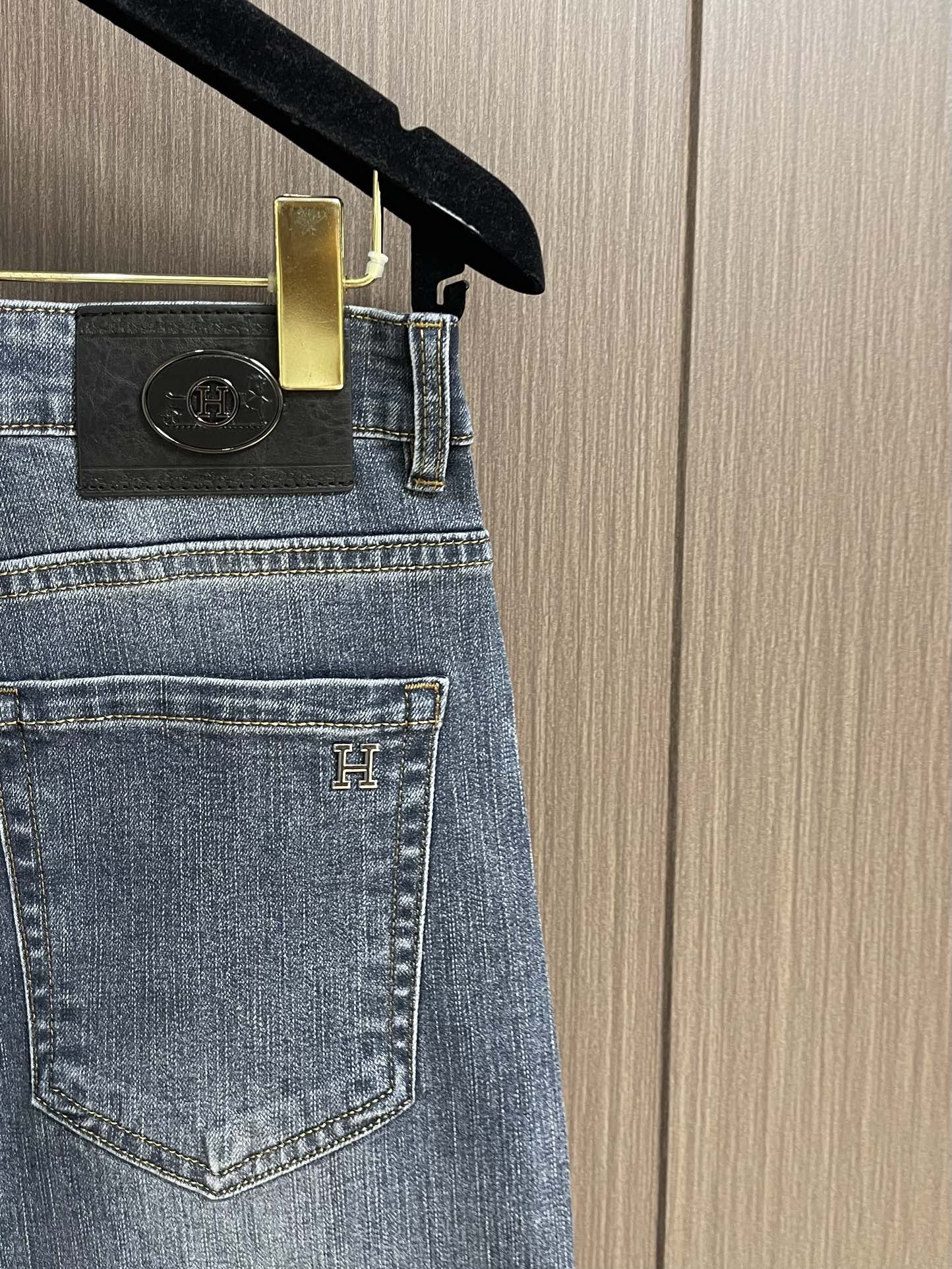 “Hermes Water Wash Jeans: Quality Cowboy Cloth, Color-Resistant Fashion in Sizes 29-40” - 图片 7