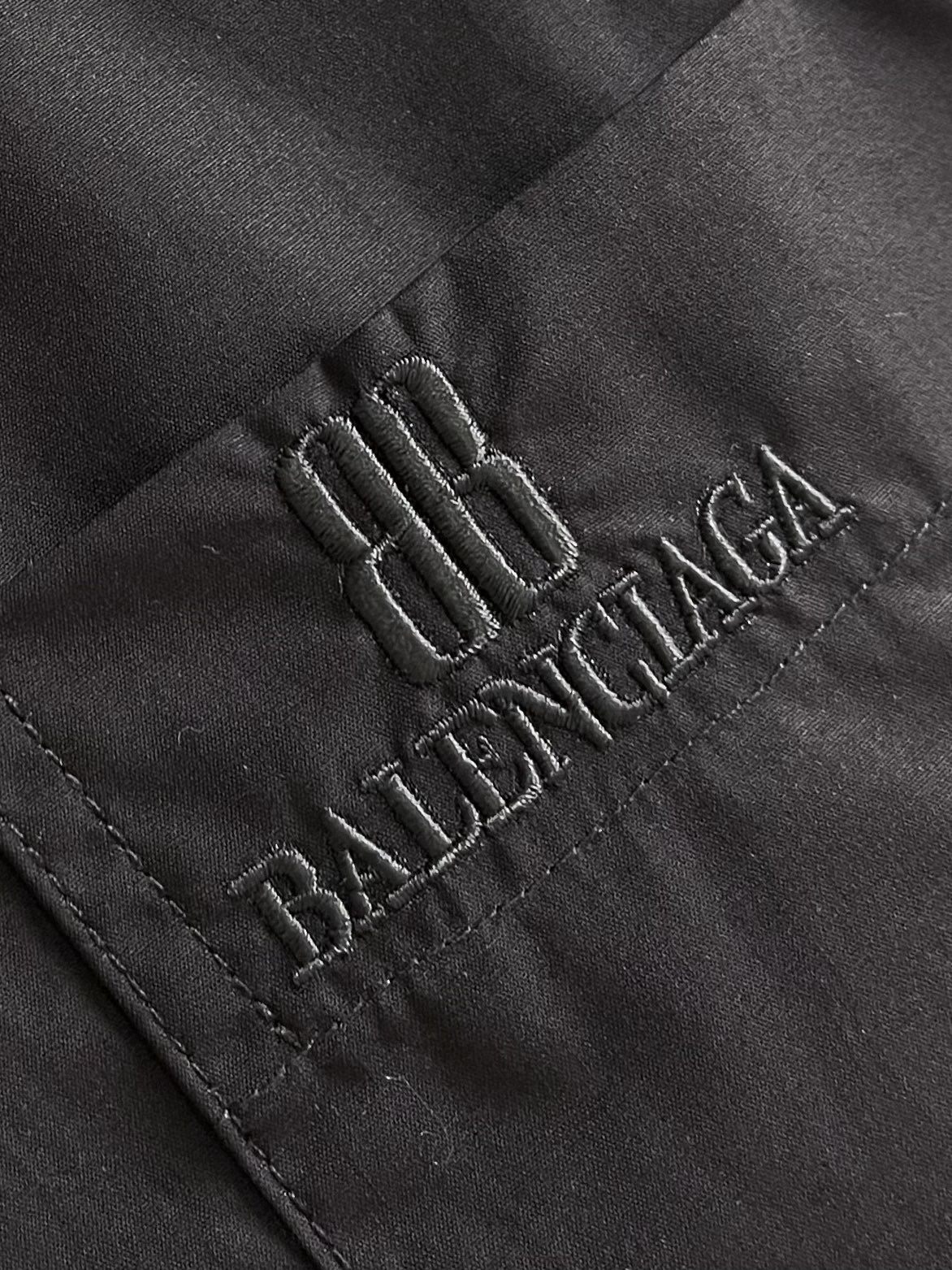 Balenciaga Nano BB Embroidered Long-Sleeved Shirt: Stylish, Lightweight, and Cosmopolitan in Pure Black. - 图片 5