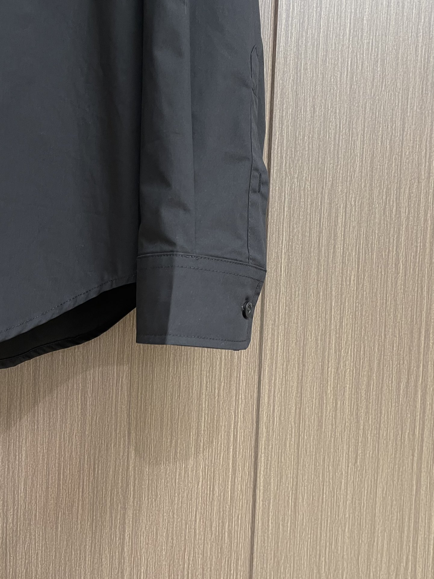 Balenciaga Nano BB Embroidered Long-Sleeved Shirt: Stylish, Lightweight, and Cosmopolitan in Pure Black. - 图片 7