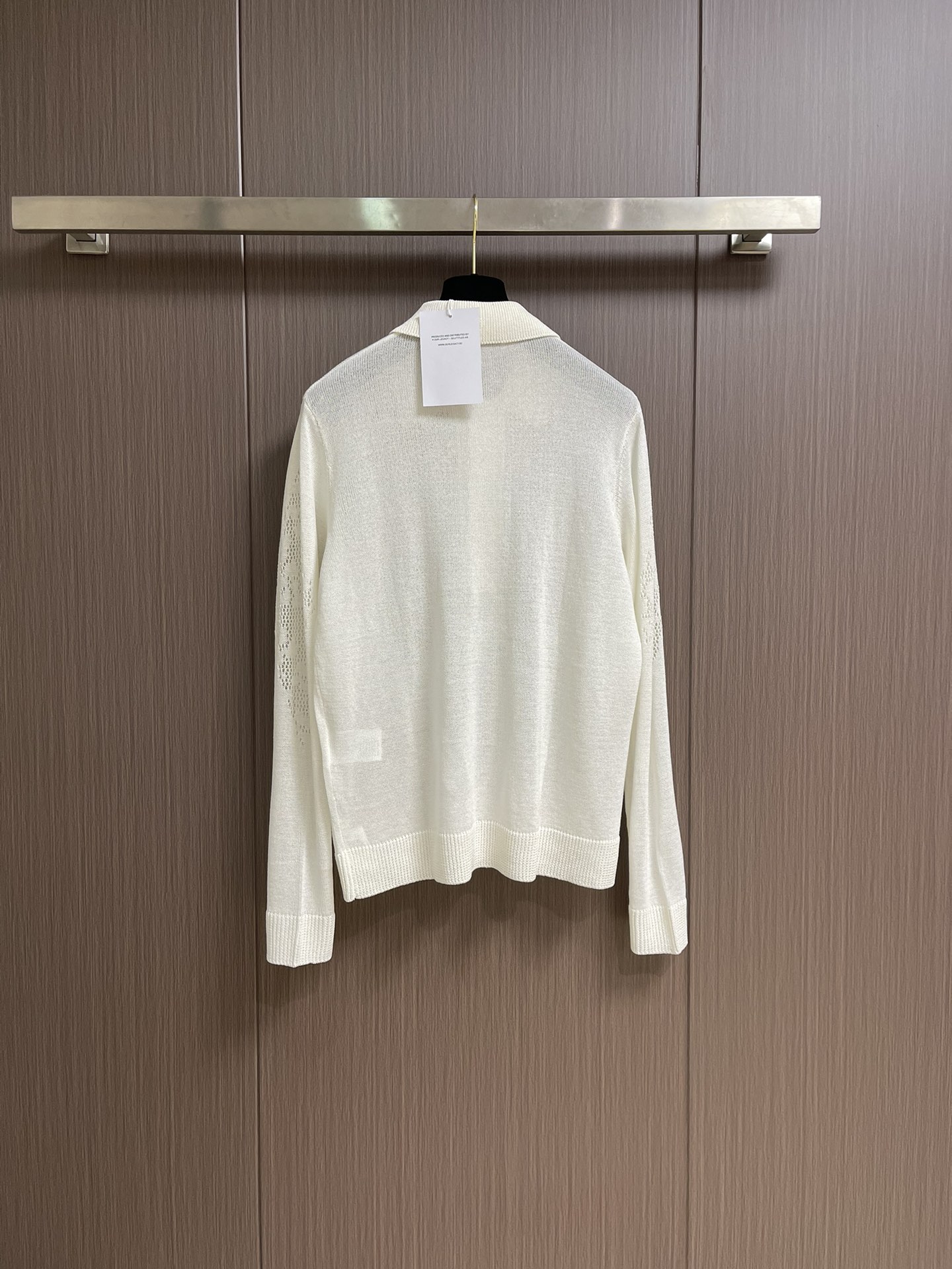 “Legacy Polo Shirt: LeySel Fabric Blend, Handcrafted Details, Customizable Size S-M-L, Unique Design & Quality” - 图片 2