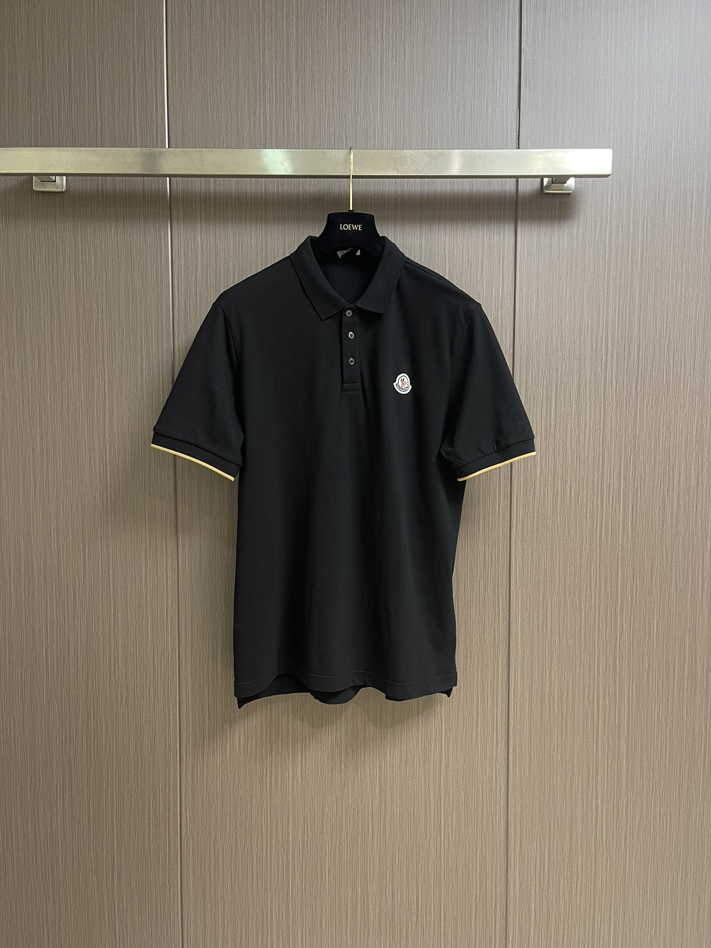 NO:498342,Moncler SS early spring new three-dimensional POLO shirt, short-sleeved polo shirt, customized letter logo buttons, detailed in place, made of cotton beaded cloth, comfortable to touch, full three-mark size S-XXL, T-shirt, alexander wang19860909Moncler SS早春新款立体仔章POLO衫 短袖马球衫,定制字母标识纽扣,细节到位,采用棉质珠地布制成,手感舒适,三标齐全 尺码S-XXL,,T-shirt,alexander wang,Men's clothing