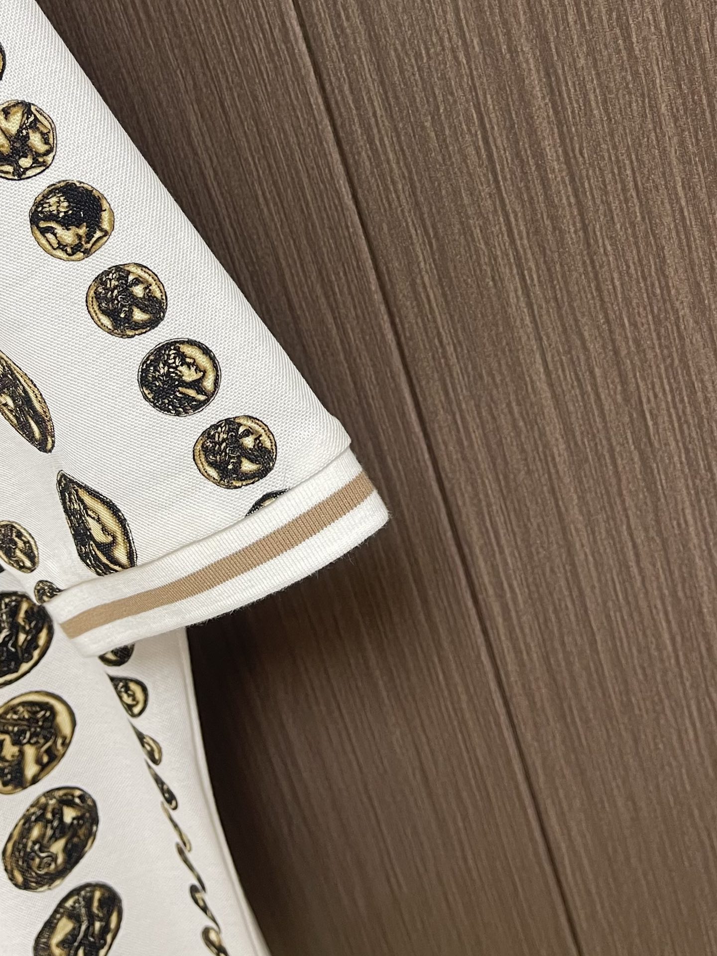 “New Dolce & Gabbana DG 2025ss Knitting Polo with Romanized Fabric, Size 44-54” - 图片 7