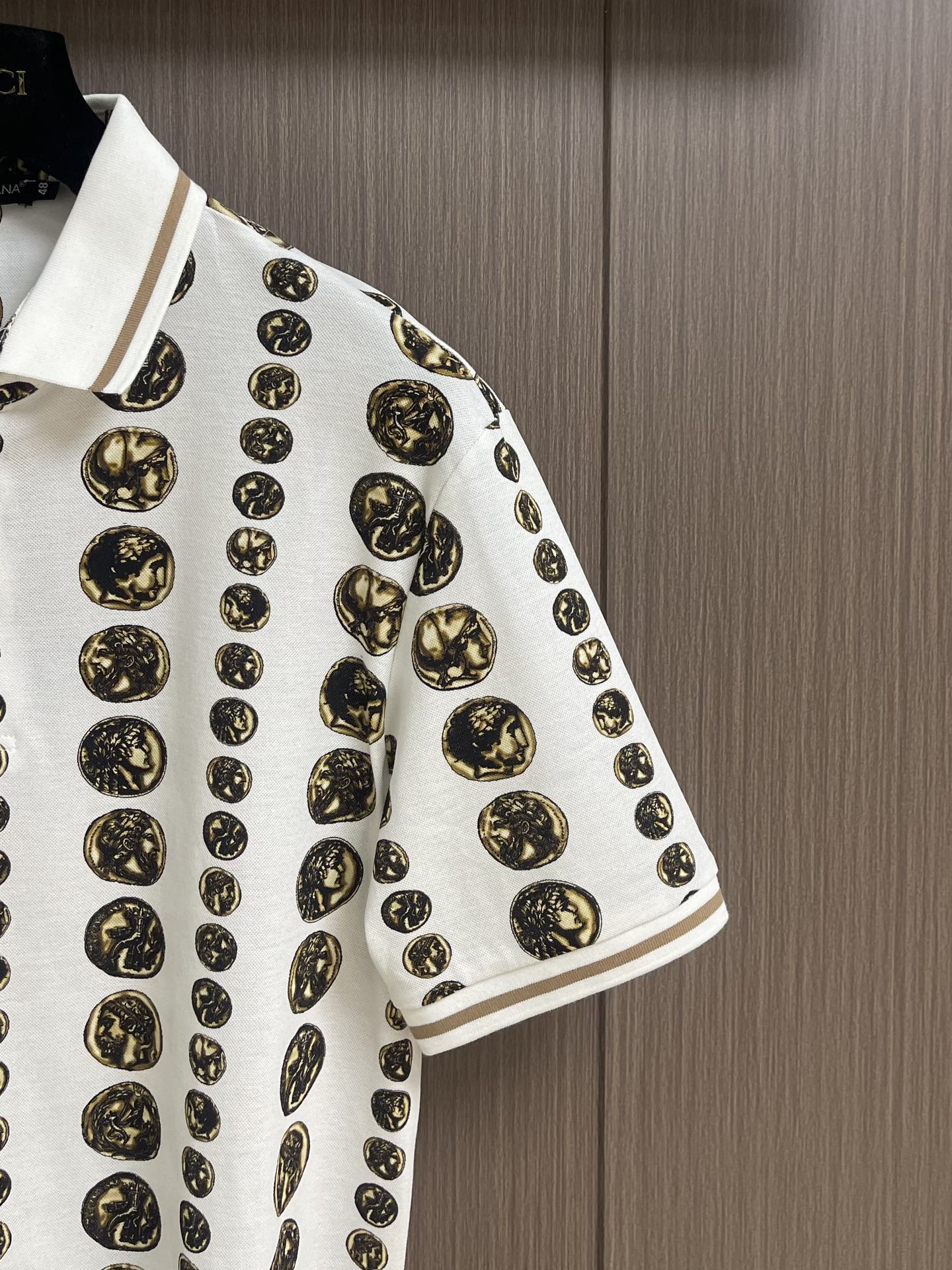 “New Dolce & Gabbana DG 2025ss Knitting Polo with Romanized Fabric, Size 44-54” - 图片 4