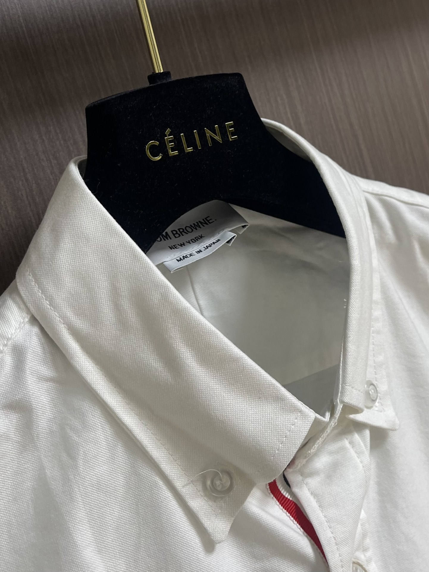 “Thom Browne TB 576 Short-Sleeve Shirt: Imported Technology Fabric, Comfortable Air-Cooling Design for Young Adults” - 图片 3