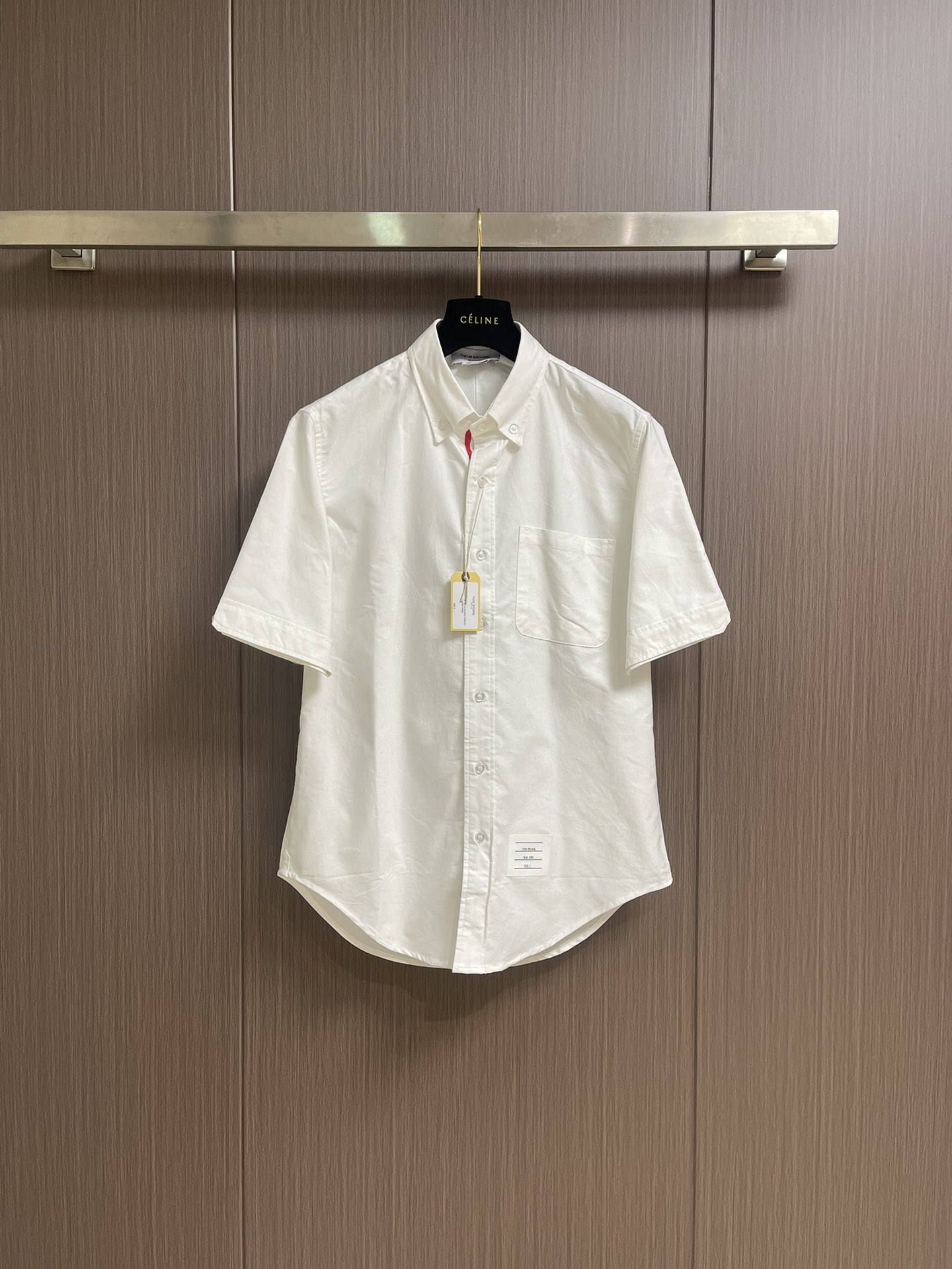 “Thom Browne TB 576 Short-Sleeve Shirt: Imported Technology Fabric, Comfortable Air-Cooling Design for Young Adults”