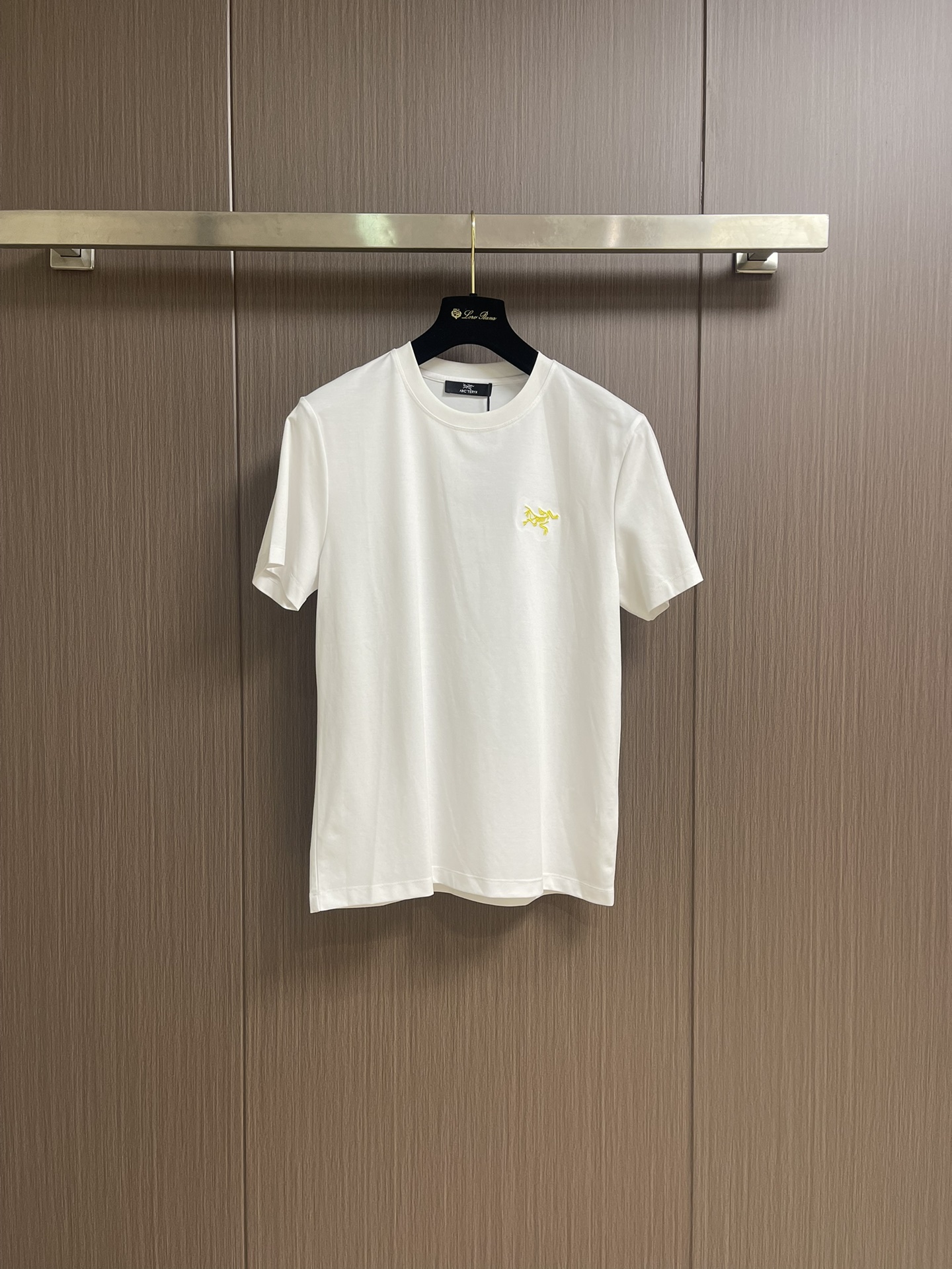 NO:481982,Arcteryx Round-neck logo embroidered couple round-neck T-shirt, original custom accessories, 250g double yarn fabric fixed weaving and dyeing thread, loose and stylish. Size M-3XL, arc'teryx,tees, t-shirt,alexander wang19860909Arcteryx 始祖鸟 圆领logo刺绣情侣圆领T恤,原版定制辅料,250克 双纱面料 定织定染螺纹 版型宽松有型.尺码M-3XL,arc'teryx,tees，t-shirt,alexander wang,Men's clothing