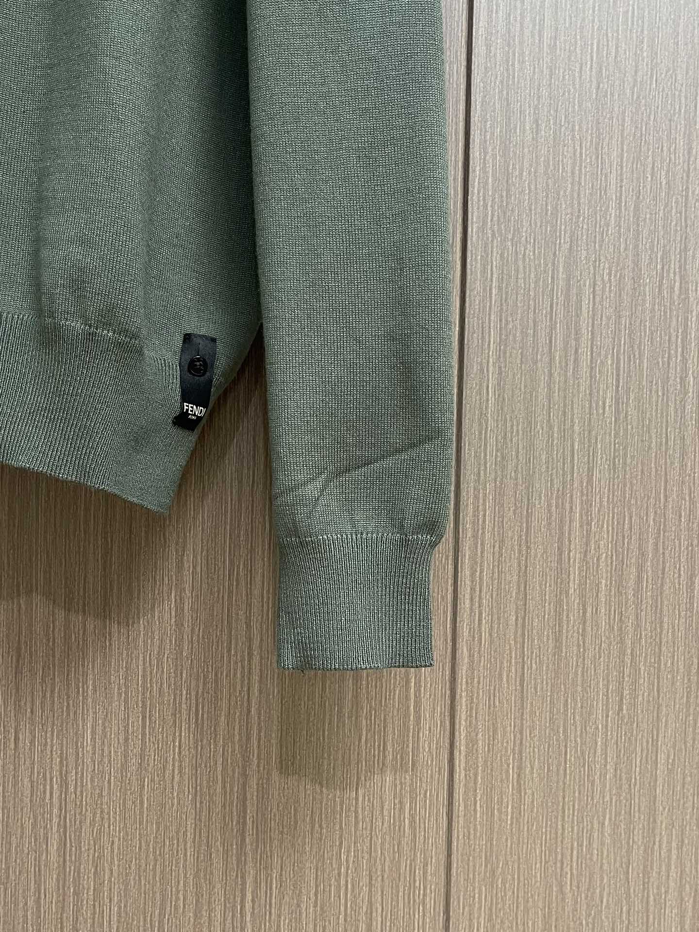 Fendi Double F Knitting Shirt with 160°C Front Chest Crushing, 1:1 Size, Water Wash – S-XL - 图片 7