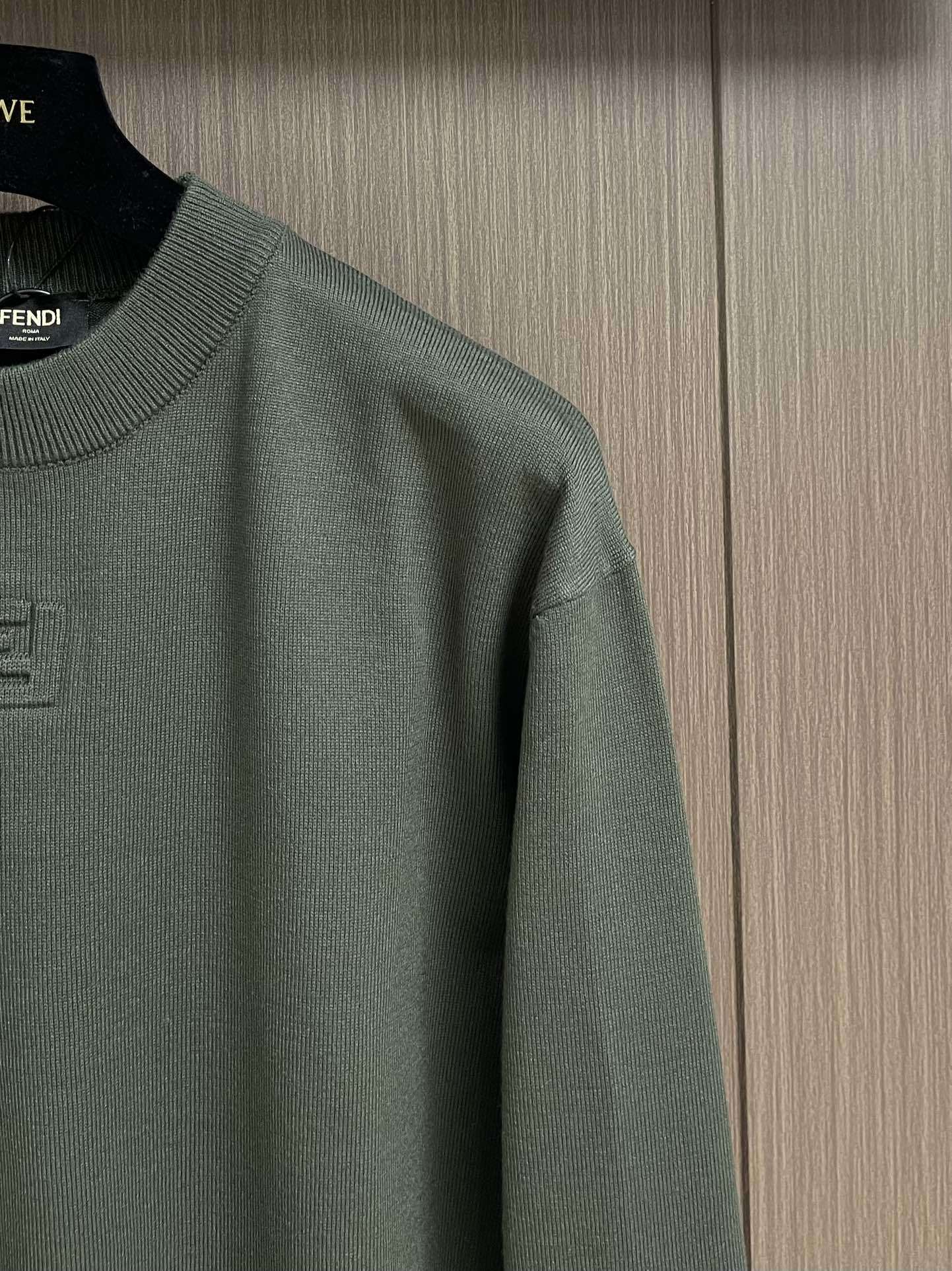 Fendi Double F Knitting Shirt with 160°C Front Chest Crushing, 1:1 Size, Water Wash – S-XL - 图片 4