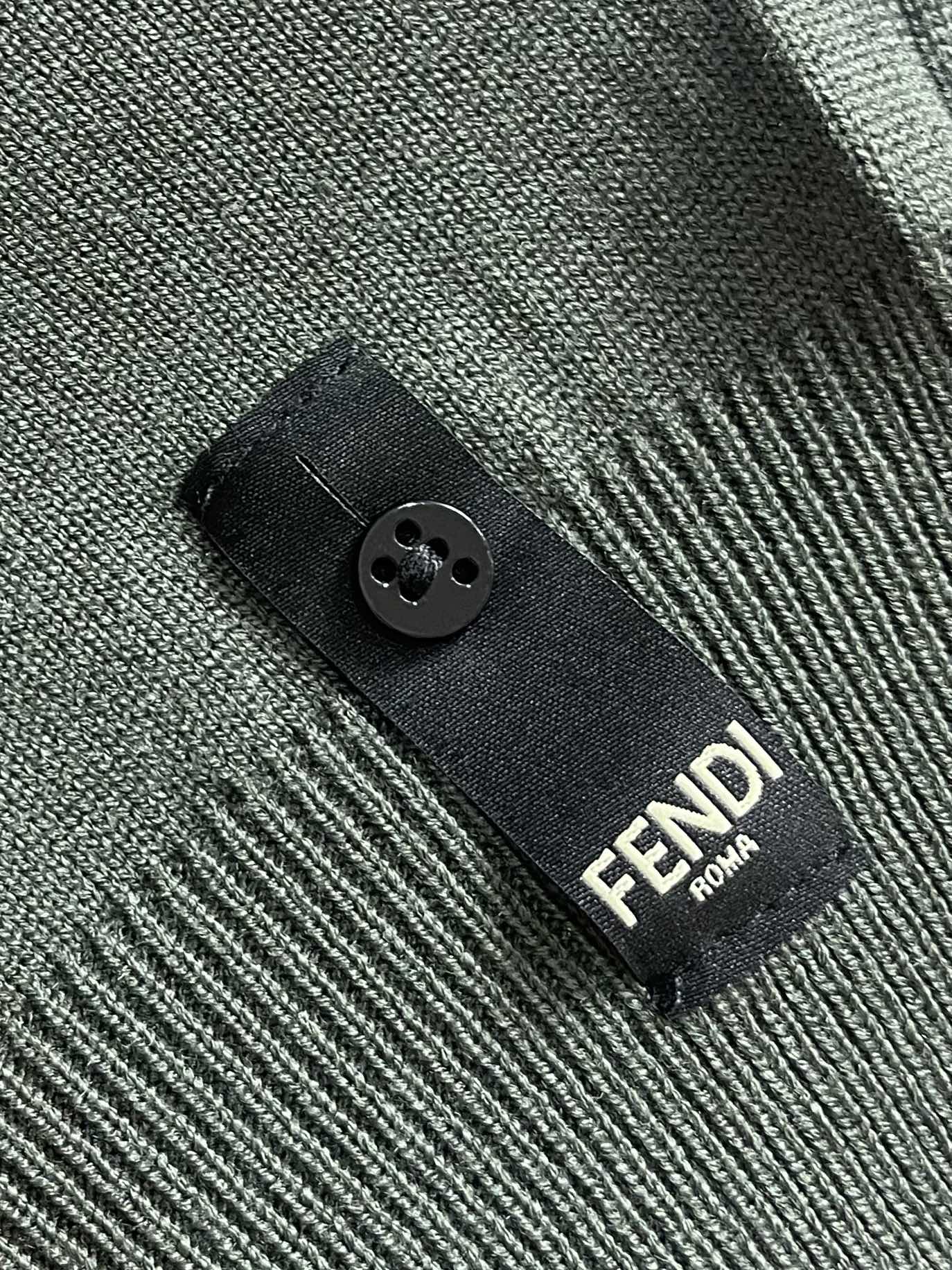 Fendi Double F Knitting Shirt with 160°C Front Chest Crushing, 1:1 Size, Water Wash – S-XL - 图片 8