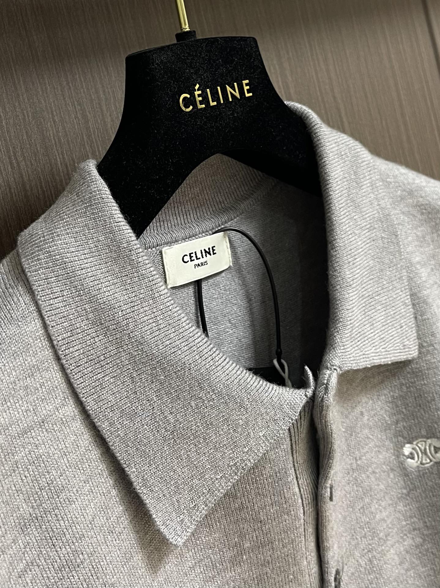 “Celine Embroidered Long-Sleeved Polo Coats – 100% Cotton Tweezing, Water-Washed Layouts, Imported Embroidery” - 图片 6