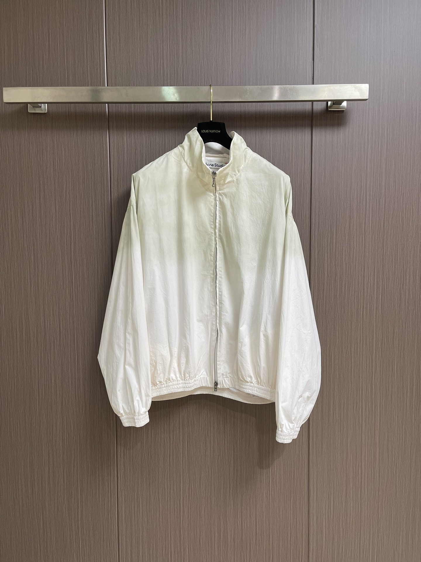 NO:461519,Acne Studios 1996 printed jacket, classic and unique styling charm, silhouette and trendy design, polyester stretch fabric, 1996 logo letter printing uses new thermal bonding printing technology, special inkjet technology. Size 42-44-46-48 S-XL,,acne studios,dior, jackets & coats, jackets & coats, alexander wang19860909Acne Studios 1996 印花夹克外套,经典独特的造型魅力,廓形潮流设计,聚酯弹力纤维面料,1996 logo标识字母印花运用全新热粘合印花工艺技术,特殊喷墨技术.尺码42-44-46-48 S-XL,,acne studios,dior,jackets & coats,jackets & coats,alexander wang,Men's clothing