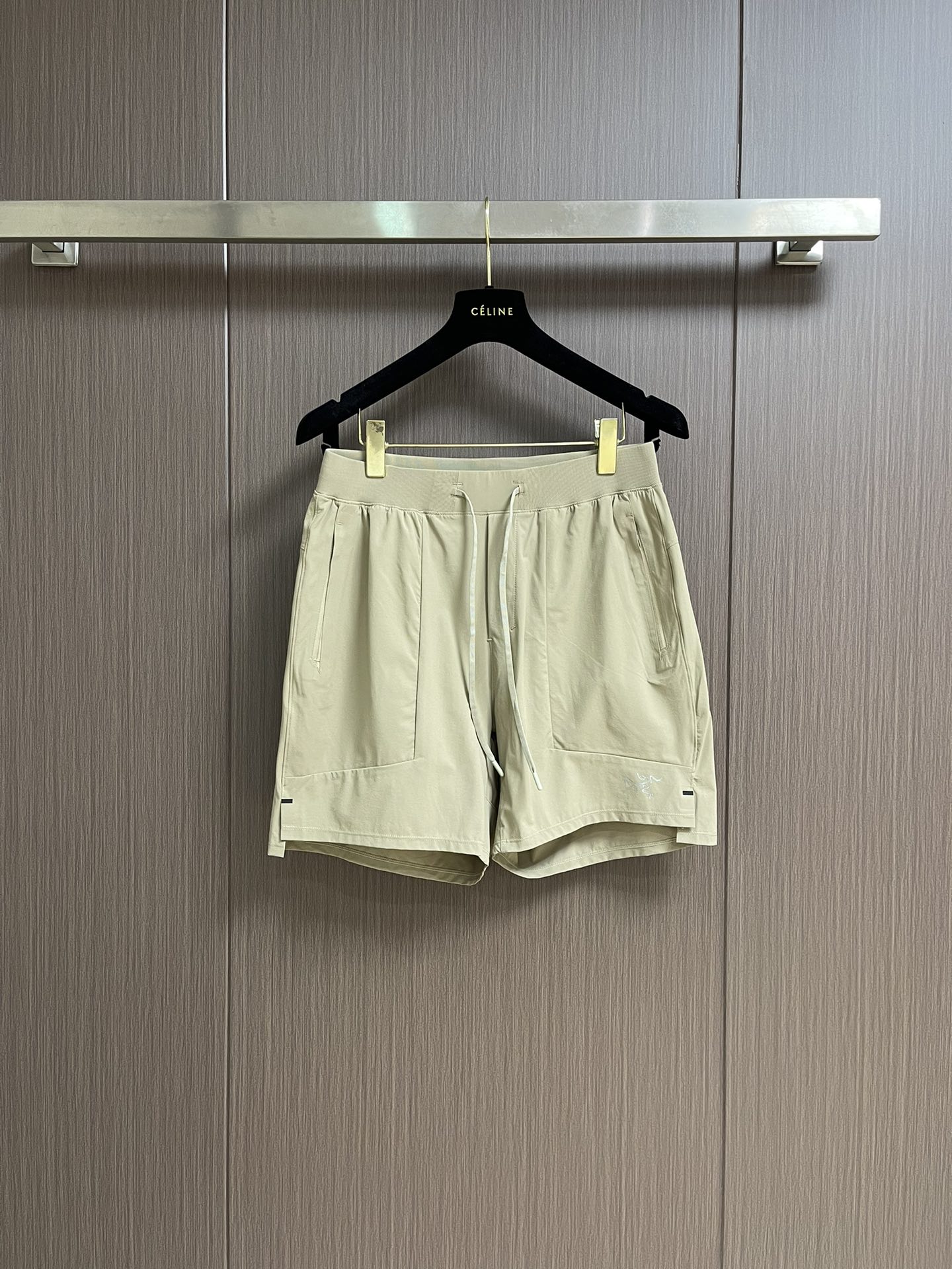 NO:569839,ARC'TERYX Arc'teryx 2025SS new summer casual shorts, full of design, very suitable for summer and long-term outdoor activities. They are elastic, can quickly ventilate and dissipate heat, and the pockets are easy to access and practical. Size M-3XL, arc'teryx, shorts, alexander wang19860909ARC'TERYX 始祖鸟2025SS夏季新款休闲短裤,设计感十足,非常适合夏天和户外长时间活动穿着,富有弹性,能快速通风散热,口袋位置取放容易而实用.尺码M-3XL,arc'teryx,shorts,alexander wang,Men's clothing