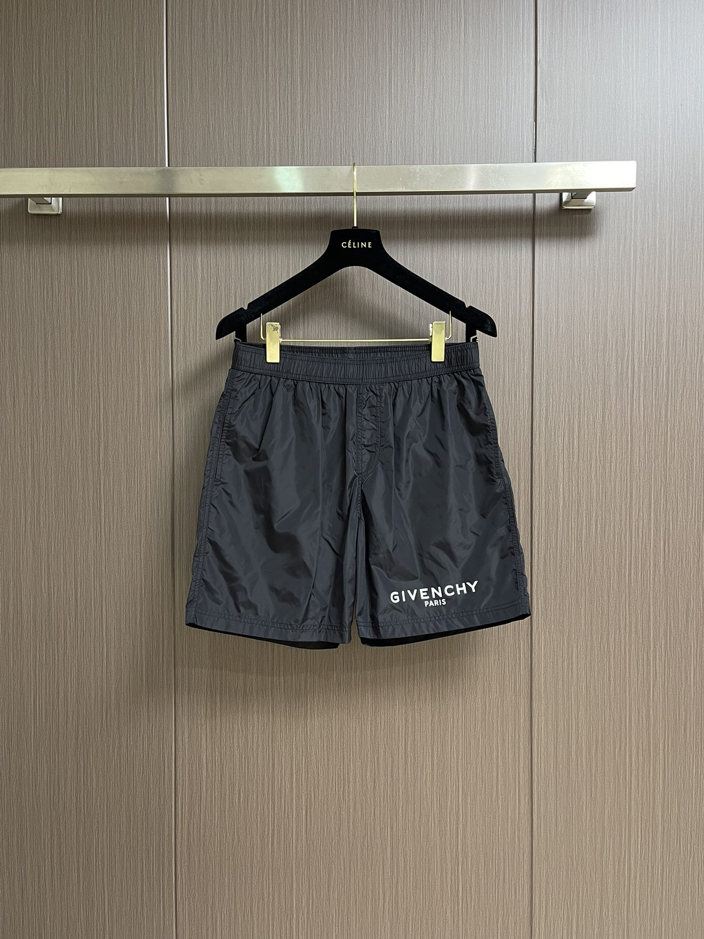 “Givenchy 2025 Summer Logo Shorts: Tailored for Comfort and Performance, Sizes S-XXL”