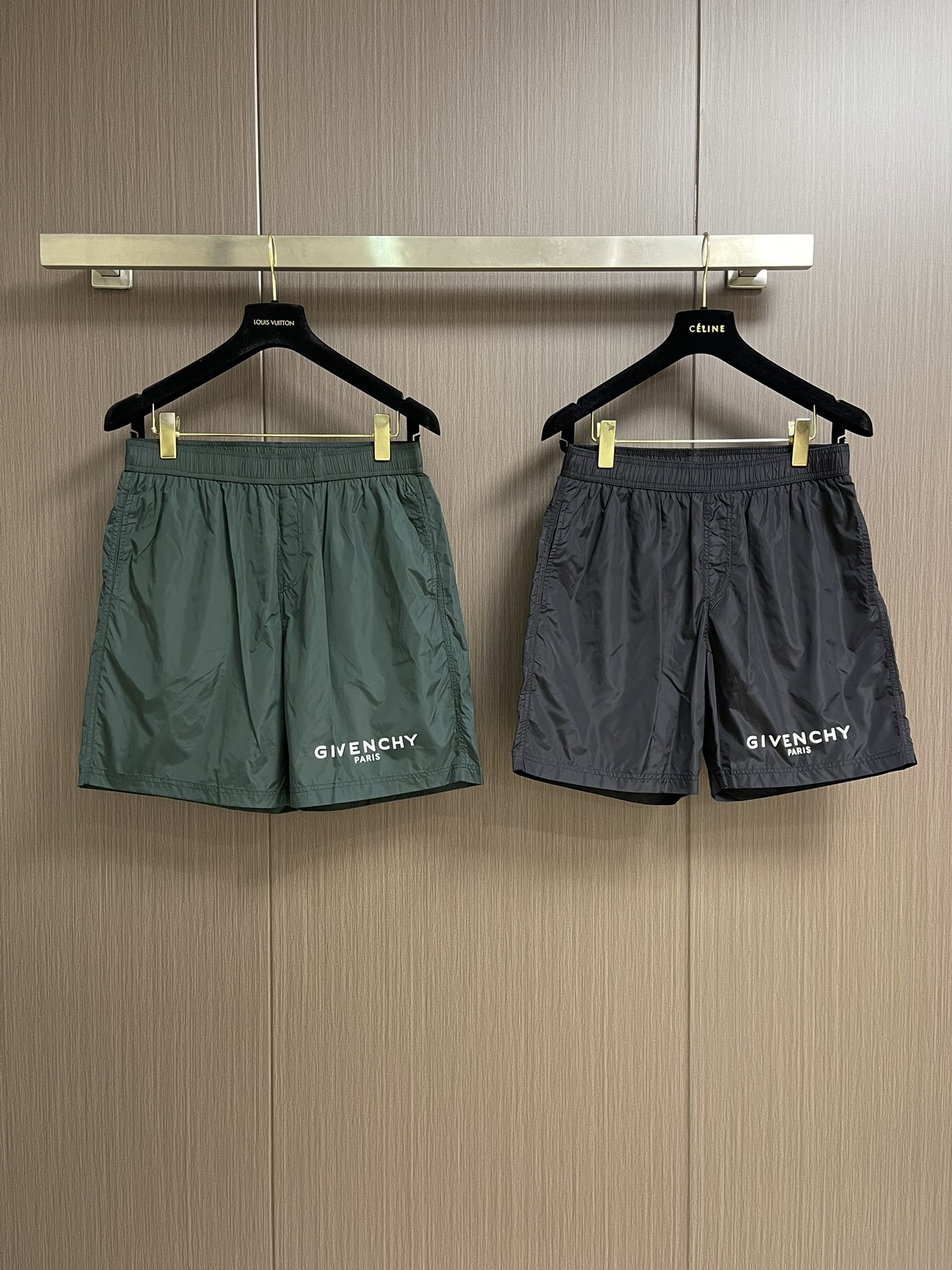 “Givenchy 2025 Summer Logo Shorts for Men with Sweat-Wicking Technology in Sizes S-XXL” - 图片 3