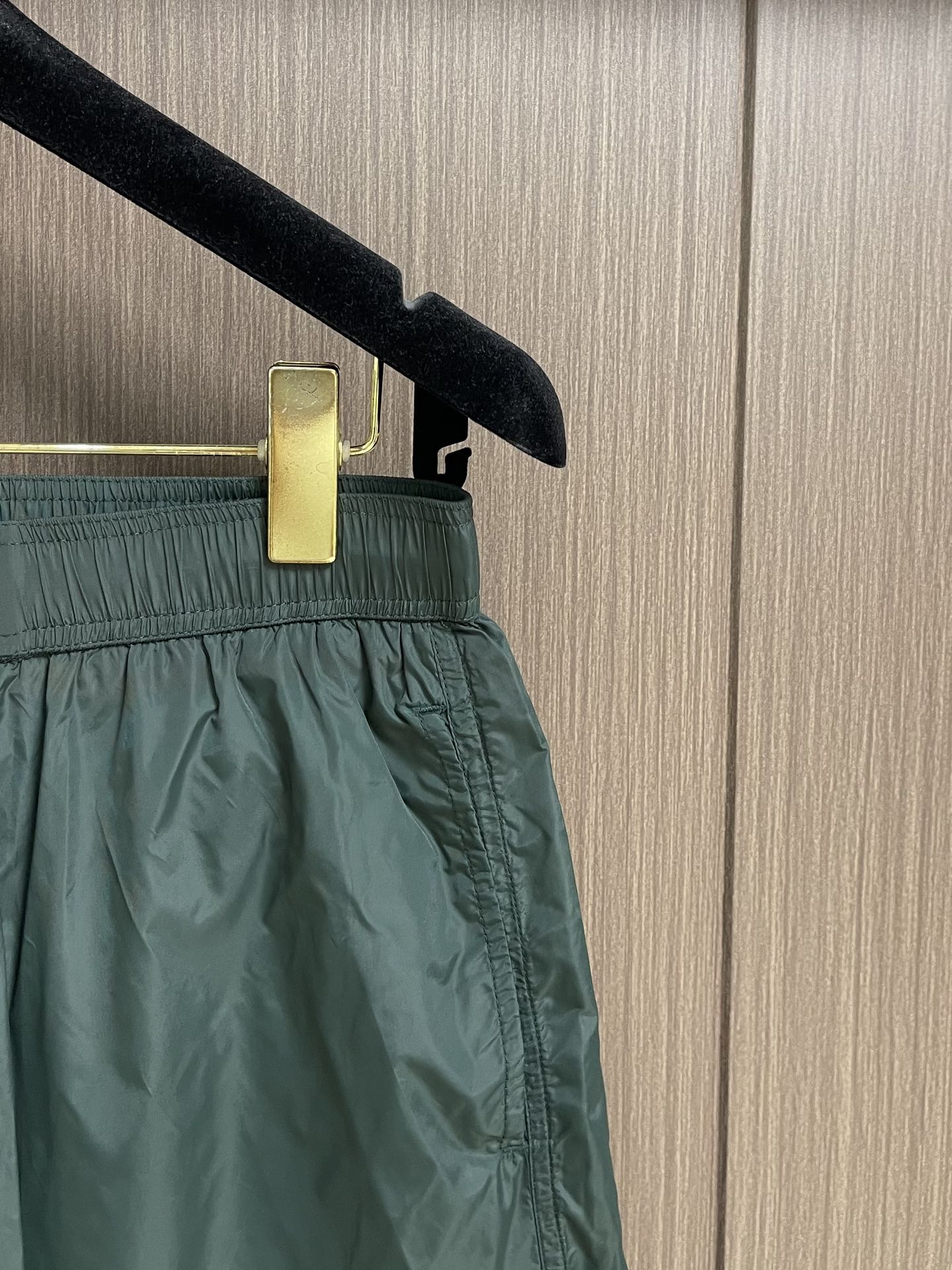 “Givenchy 2025 Summer Logo Shorts for Men with Sweat-Wicking Technology in Sizes S-XXL” - 图片 4