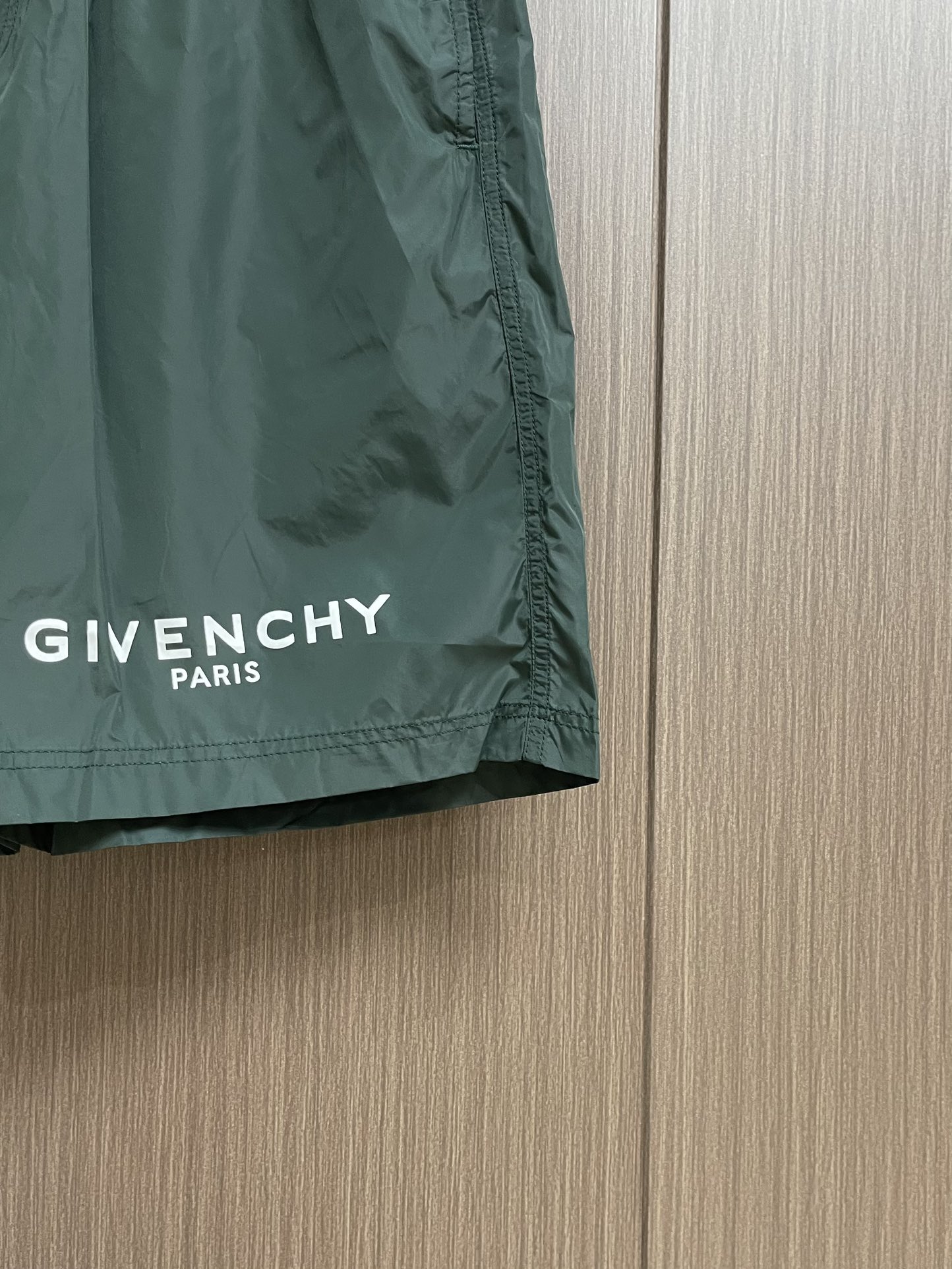 “Givenchy 2025 Summer Logo Shorts for Men with Sweat-Wicking Technology in Sizes S-XXL” - 图片 7