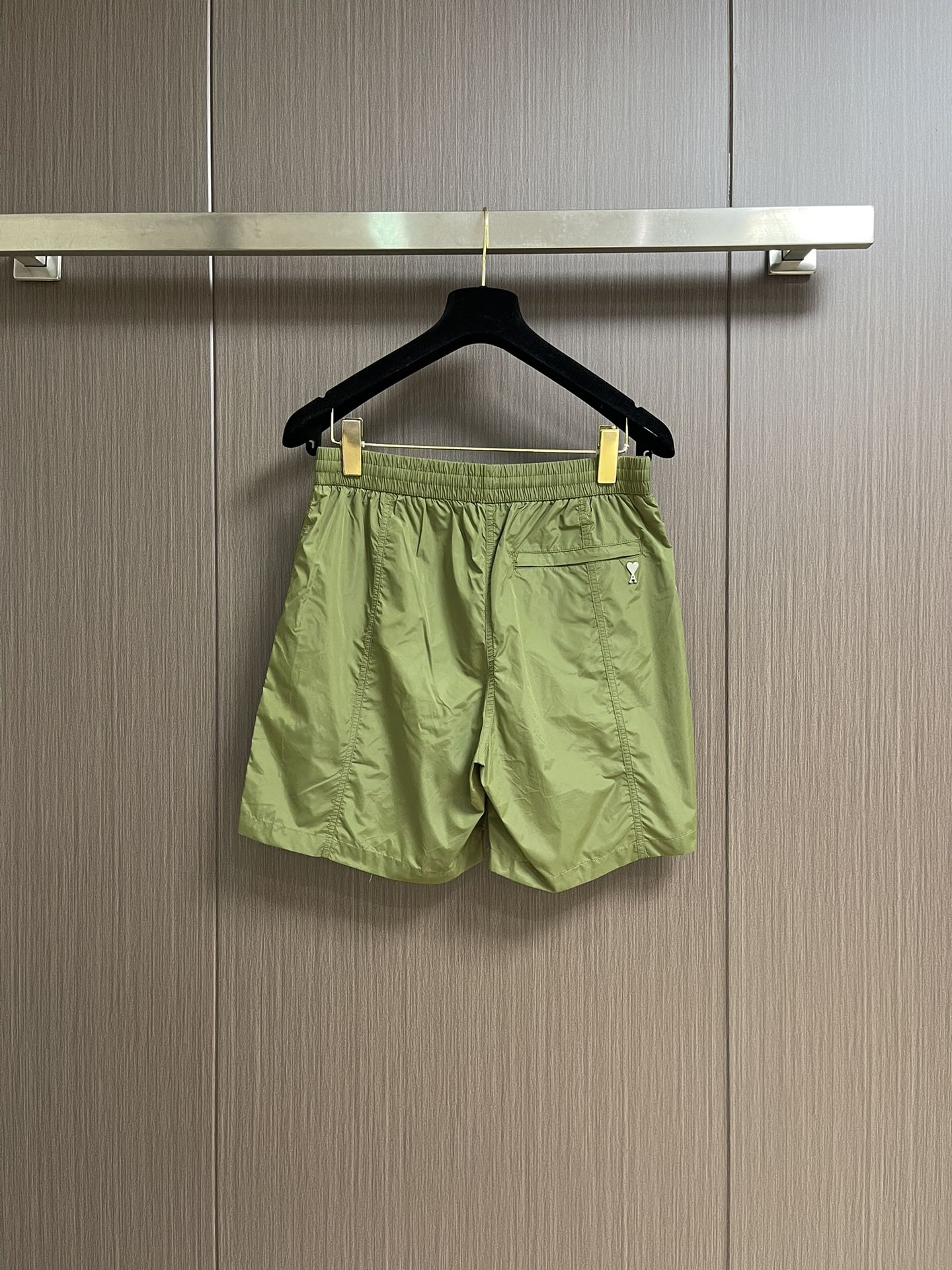 “Ami Alexandre Mattiussi 2025-SS Spring/Summer Shorts Collection: Custom fabrics, comfort, high quality, sizes S-XXL.” - 图片 2