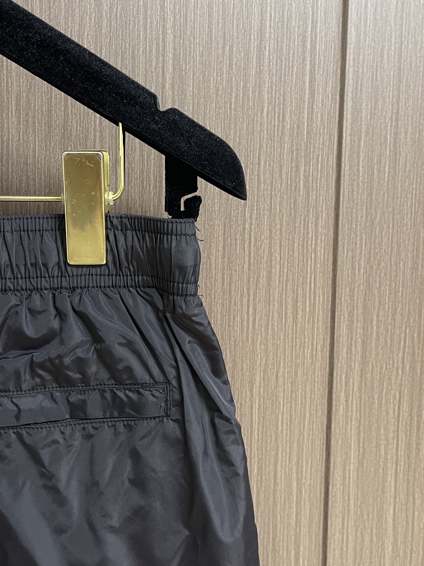 “Versace 2025SS Men’s Leisure Shorts: Custom Dry Fabric, High Comfort, Medusa Design, Top Quality” - 图片 7