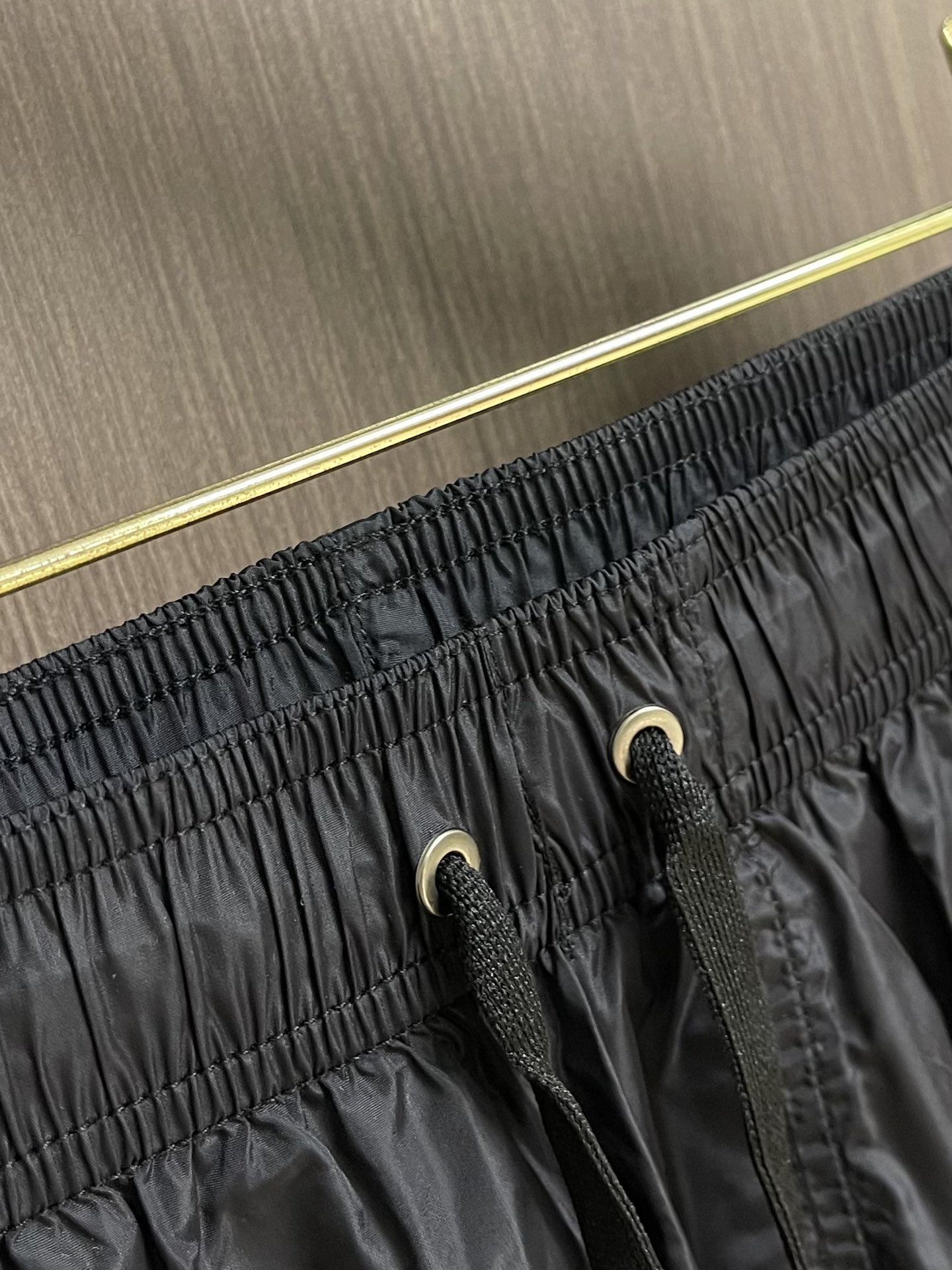 “Versace 2025SS Men’s Leisure Shorts: Custom Dry Fabric, High Comfort, Medusa Design, Top Quality” - 图片 5