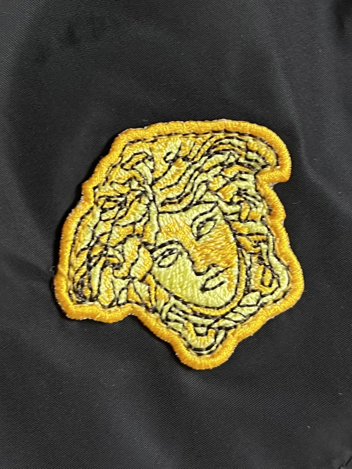 “Versace 2025SS Men’s Leisure Shorts: Custom Dry Fabric, High Comfort, Medusa Design, Top Quality” - 图片 9