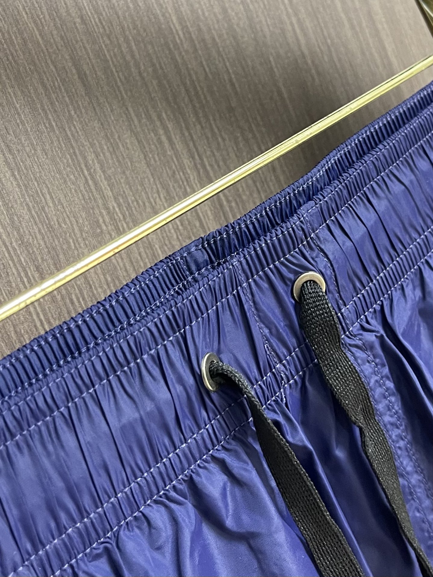 Title: Versace 2025SS Men’s Leisure Shorts Description Summary: Versace 2025SS men’s leisure shorts feature custom dry fabric, high comfort, Medusa design, and quality - 图片 5