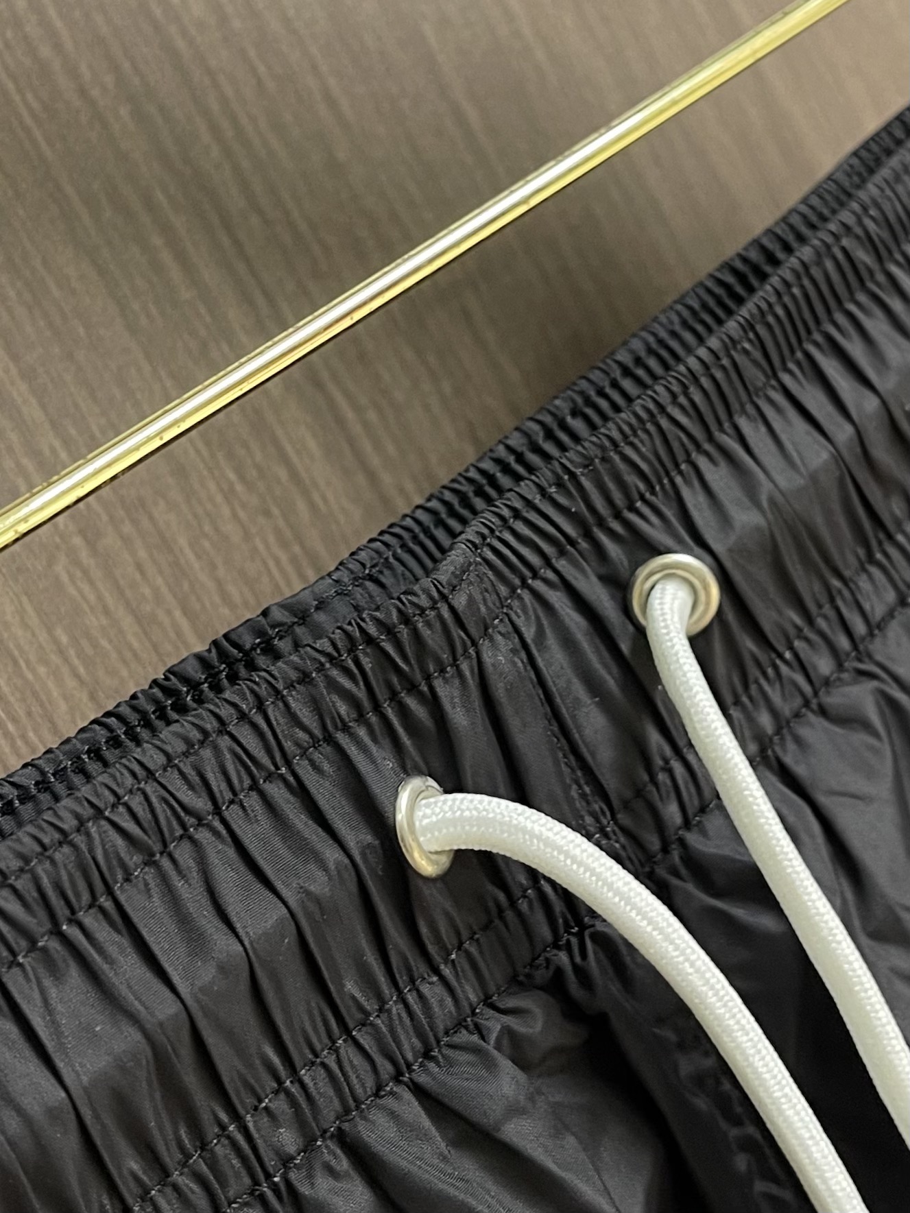 “Flexible and Quick-Drying Celine 2025 Nylon Shorts: Custom-Made Comfort and Fit” - 图片 3