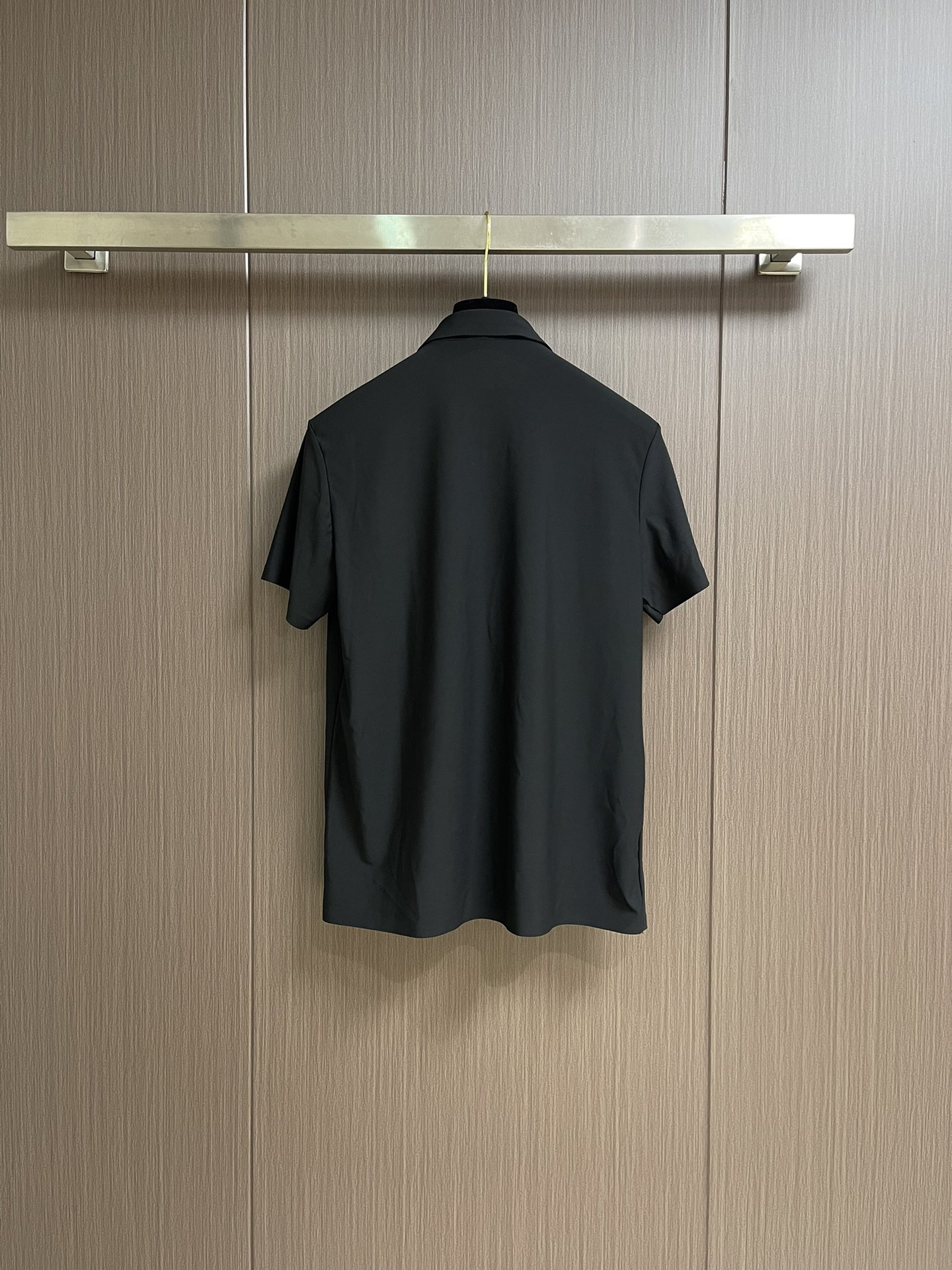 “Elegant Summer Logo Fashion: High-Quality, Luxurious Men’s Clothing with Classic Brand Logo” - 图片 2