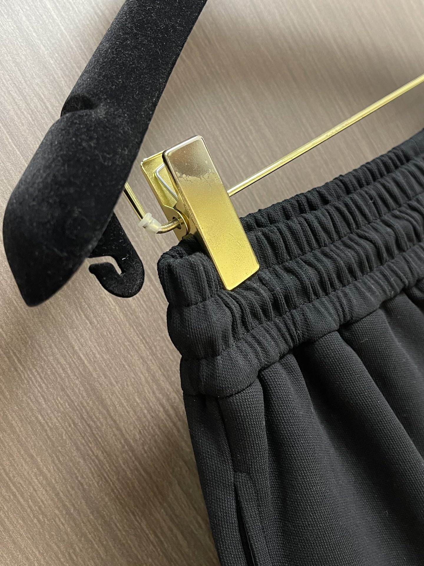 “High-Quality Heavy Cotton Embroidery Shorts with Imported Embroidery Machines | Stylish Design for Perfect Fit” - 图片 6
