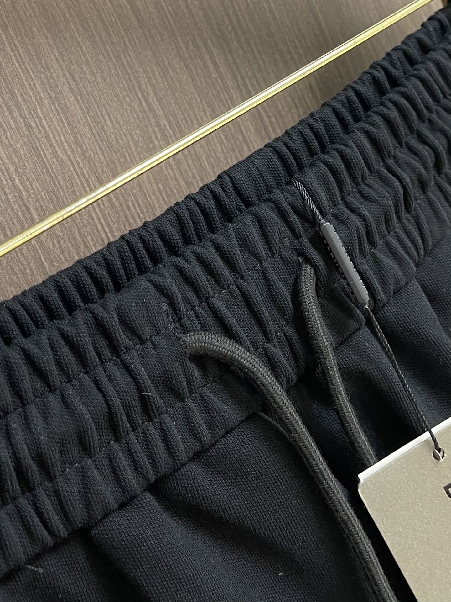 “Balenciaga 2025 Classic Five-Point Loose Contour Shorts Review: Details and Fabric Quality” - 图片 3
