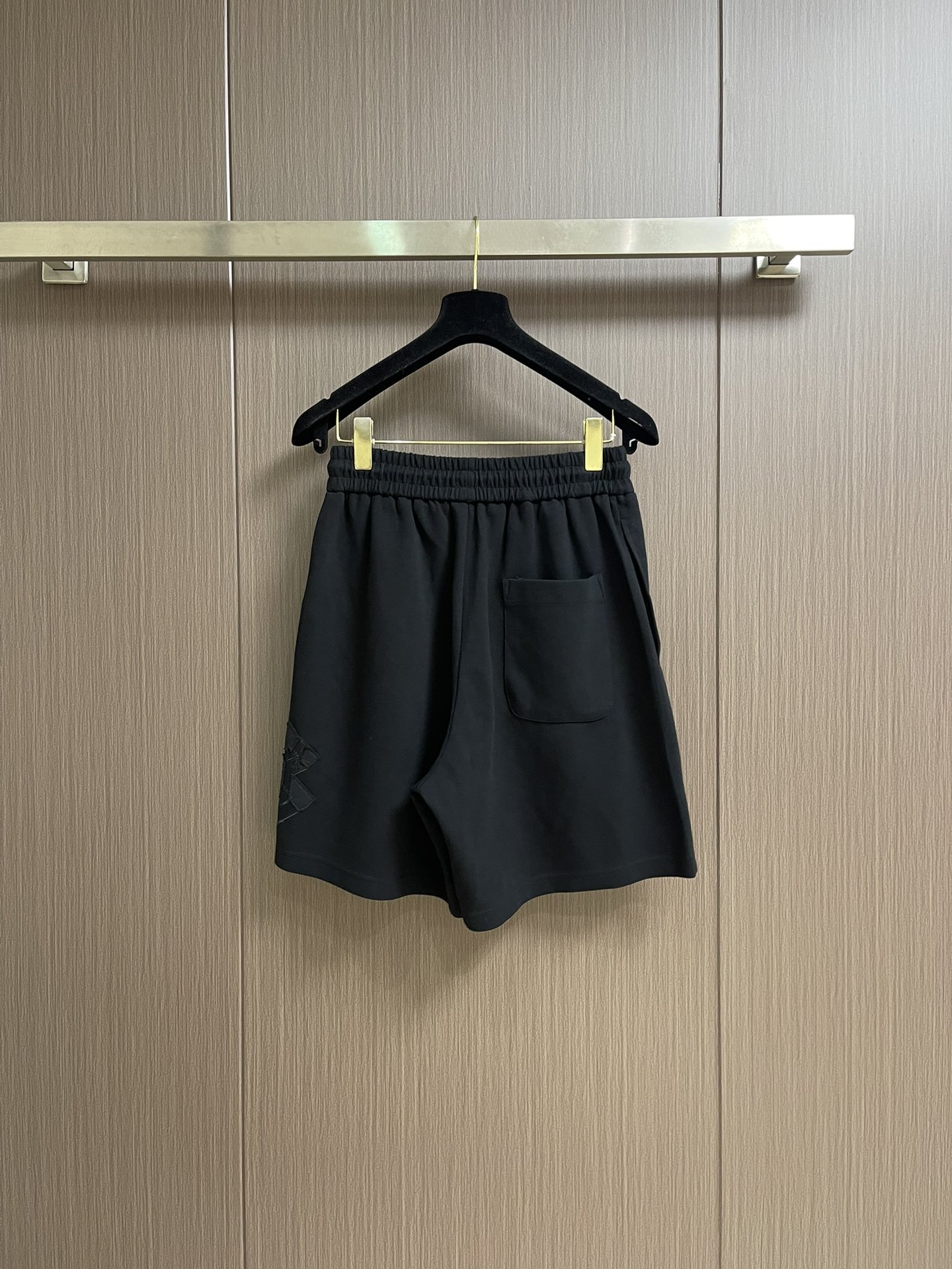 “Balenciaga 2025 Classic Five-Point Loose Contour Shorts Review: Details and Fabric Quality” - 图片 2