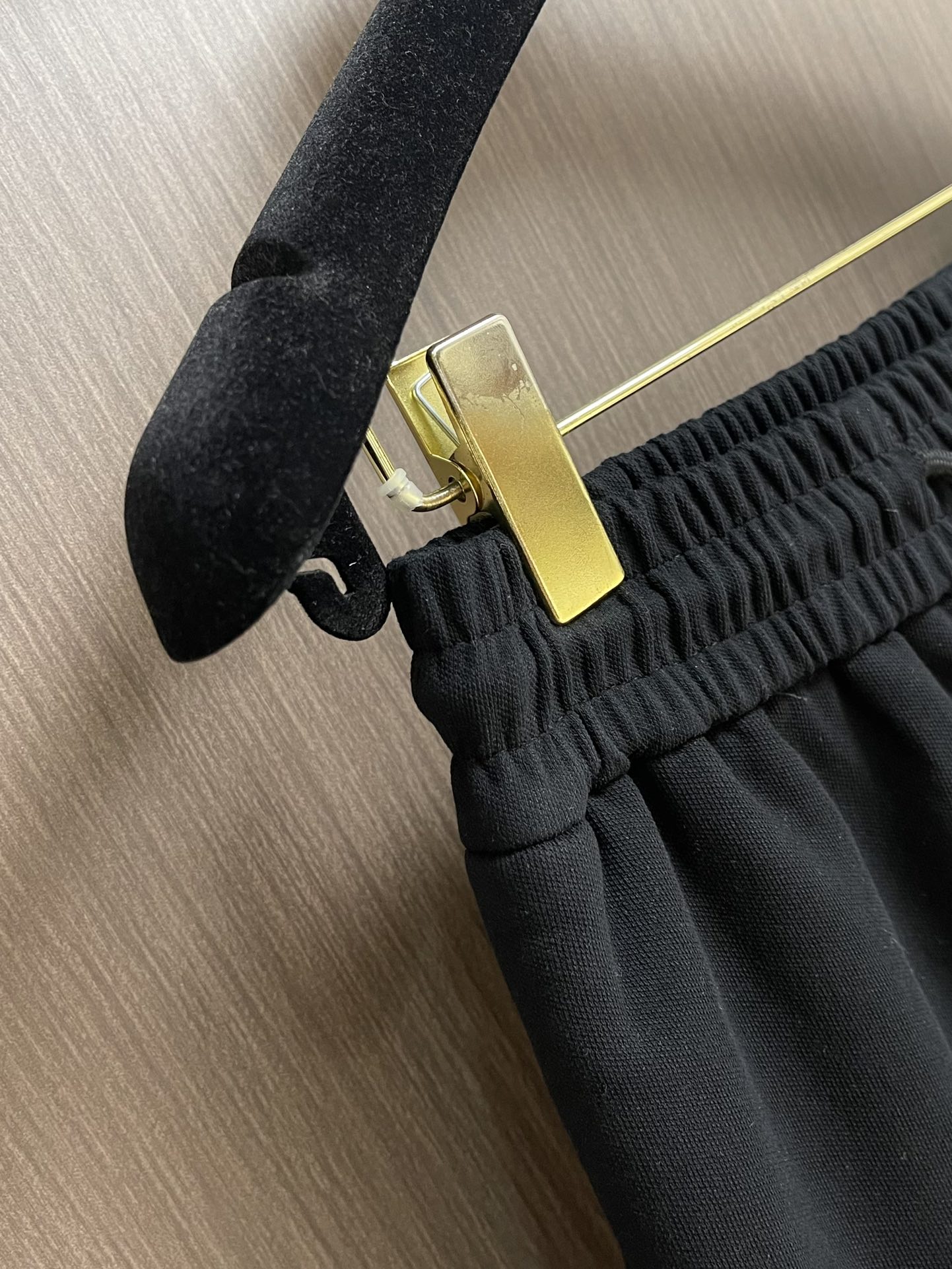 “Balenciaga 2025 Classic Five-Point Loose Contour Shorts Review: Details and Fabric Quality” - 图片 6