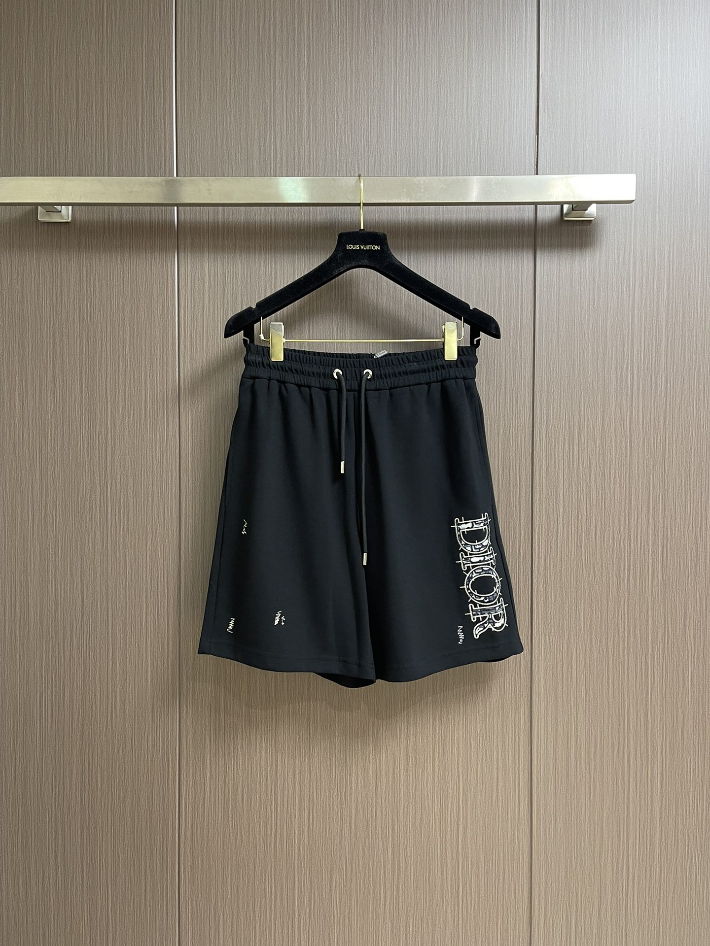 “624Dior 2025SS Autumn Marks Leisure Shorts: Cotton Weave, Embroidery, Spotting, Sizes M-XXL” - 图片 1
