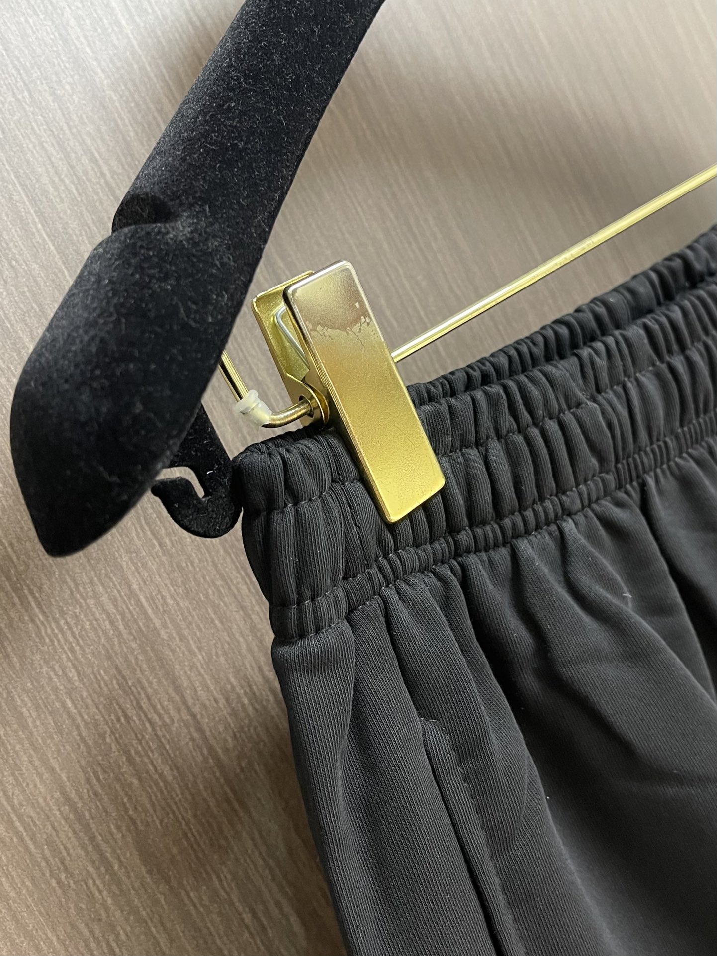 Balenciaga Embroidered Cotton Shorts with 3D Stereo Embroidery and Retro Vintage Style - 图片 6