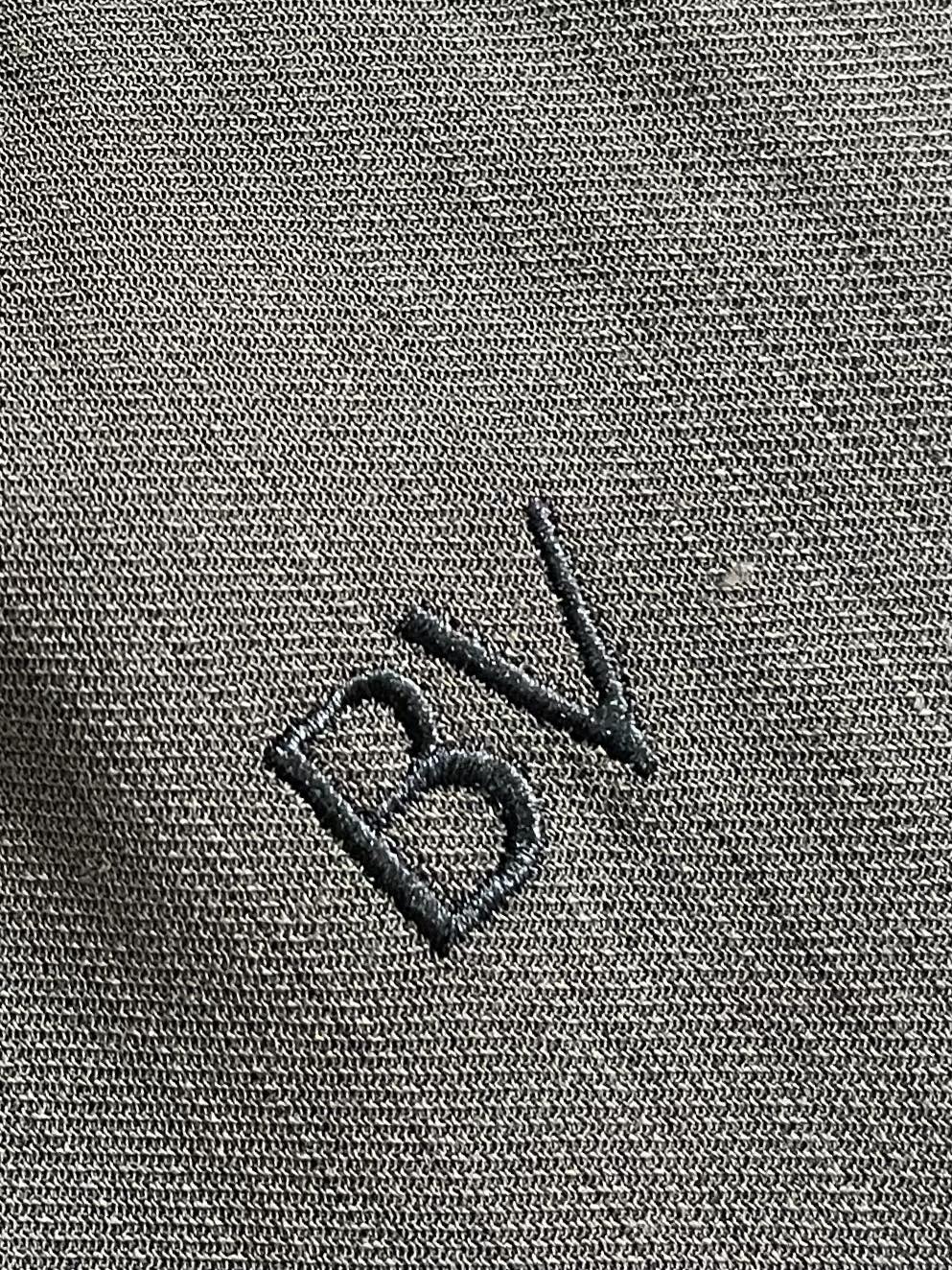 “BV Curry-Type Gargoyle Shorts: Summer Closet Treasures with Unique Design and Comfortable Fit” - 图片 9