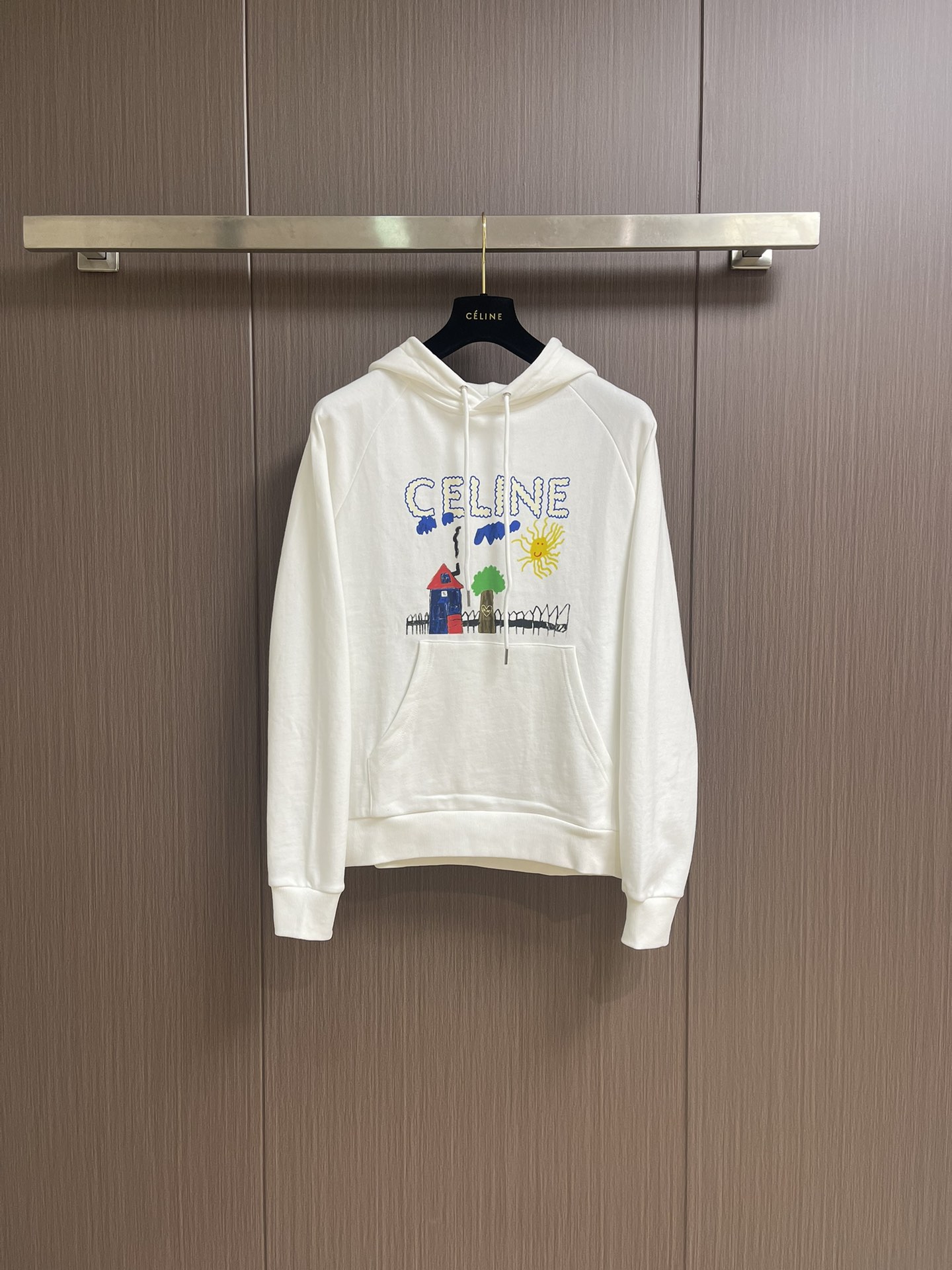 NO:473405,Celine 2025SS new model is available. Early autumn series children's funny printed hooded sweatshirts, healed by this hooded sweatshirts. Children's funny graffiti series is energetic and age-reducing. It is equipped with large front pocket bag threaded cuff trim, rear terry cotton is delicate and comfortable, soft and textured. Classic loose style. Size S-M-L, celine, hoodie, sweatshirts, hats, alexander wang19860909Celine 2025SS新款上新 早秋系列童趣印花连帽卫衣,被这件连帽卫衣治愈了 童趣涂鸦系列元气又减龄 配有金属绳端大号正面兜袋螺纹袖口饰边,后毛圈棉质细腻舒适感 柔软又有质感 经典宽松版型 尺码S-M-L,,celine,hoodie,sweatshirts,hats,alexander wang,Men's clothing