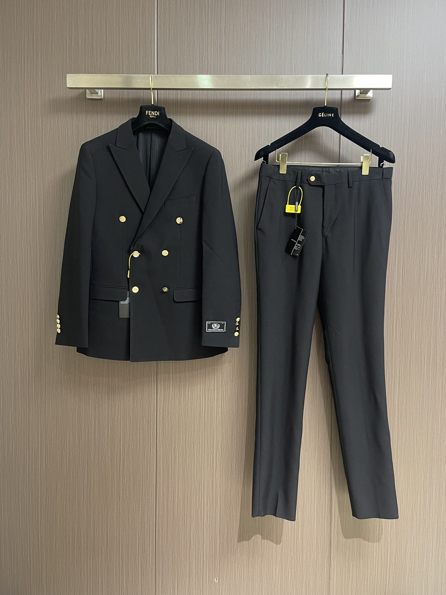 “DG Dolce & Gabbana Dugarbana Casual Suit Set with Polyester Fabric – Size 29-38, 46-58” - 图片 3