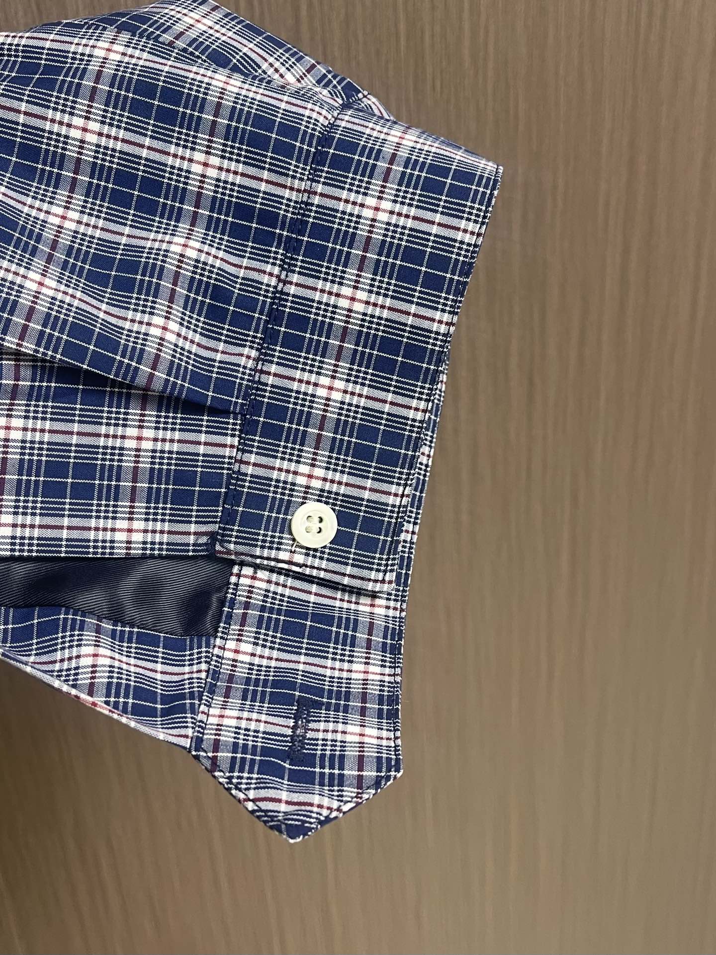 “High-Quality Miu Miu Blue Coats with Embroidered Dots and Unique Design for Men and Women | Full Cotton Material” - 图片 8