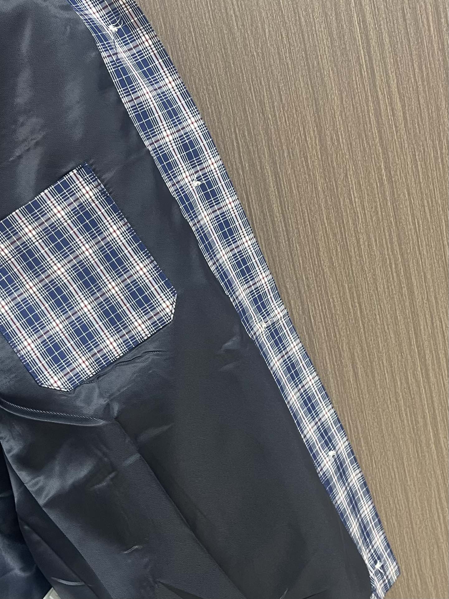 “High-Quality Miu Miu Blue Coats with Embroidered Dots and Unique Design for Men and Women | Full Cotton Material” - 图片 9