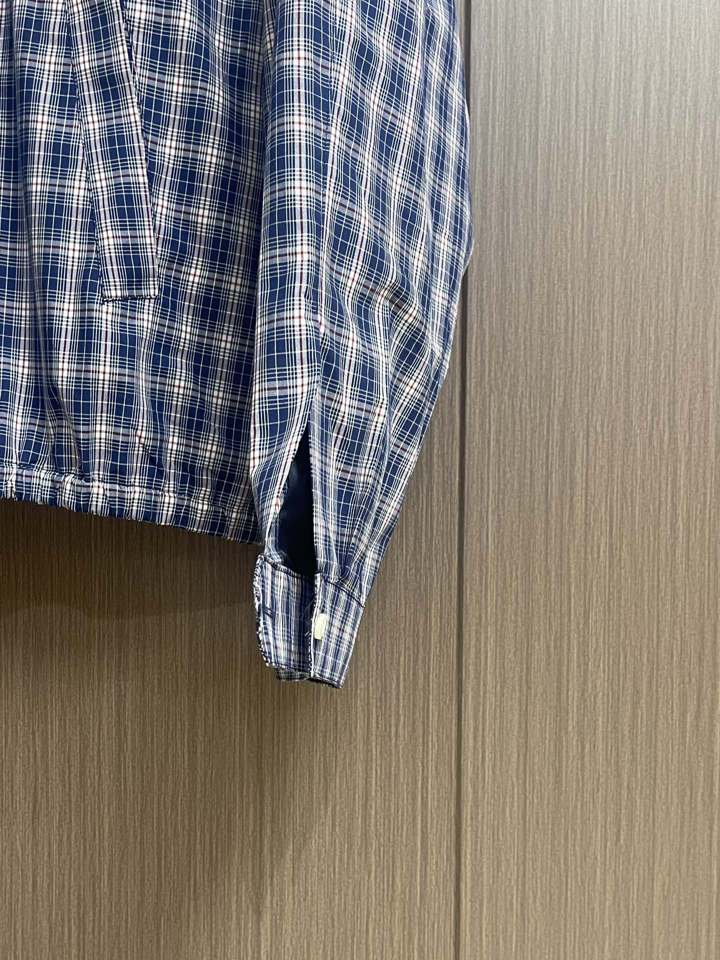 “High-Quality Miu Miu Blue Coats with Embroidered Dots and Unique Design for Men and Women | Full Cotton Material” - 图片 7