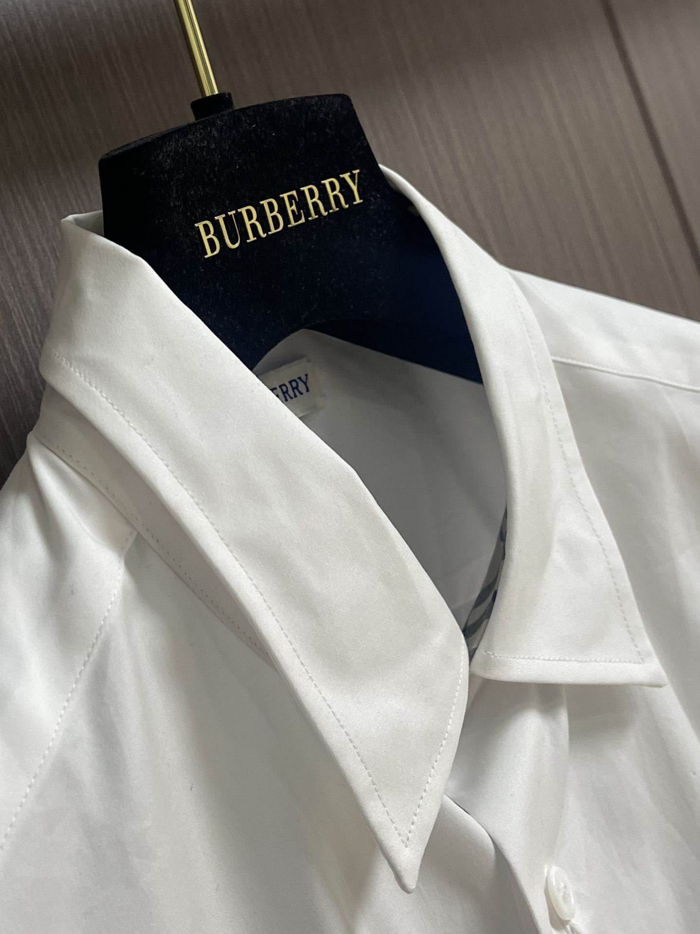 “Burberry 25ss Long-Sleeved Shirt with Embroidered Horse Emblem in Cotton Silk from Italian Workshop” - 图片 3
